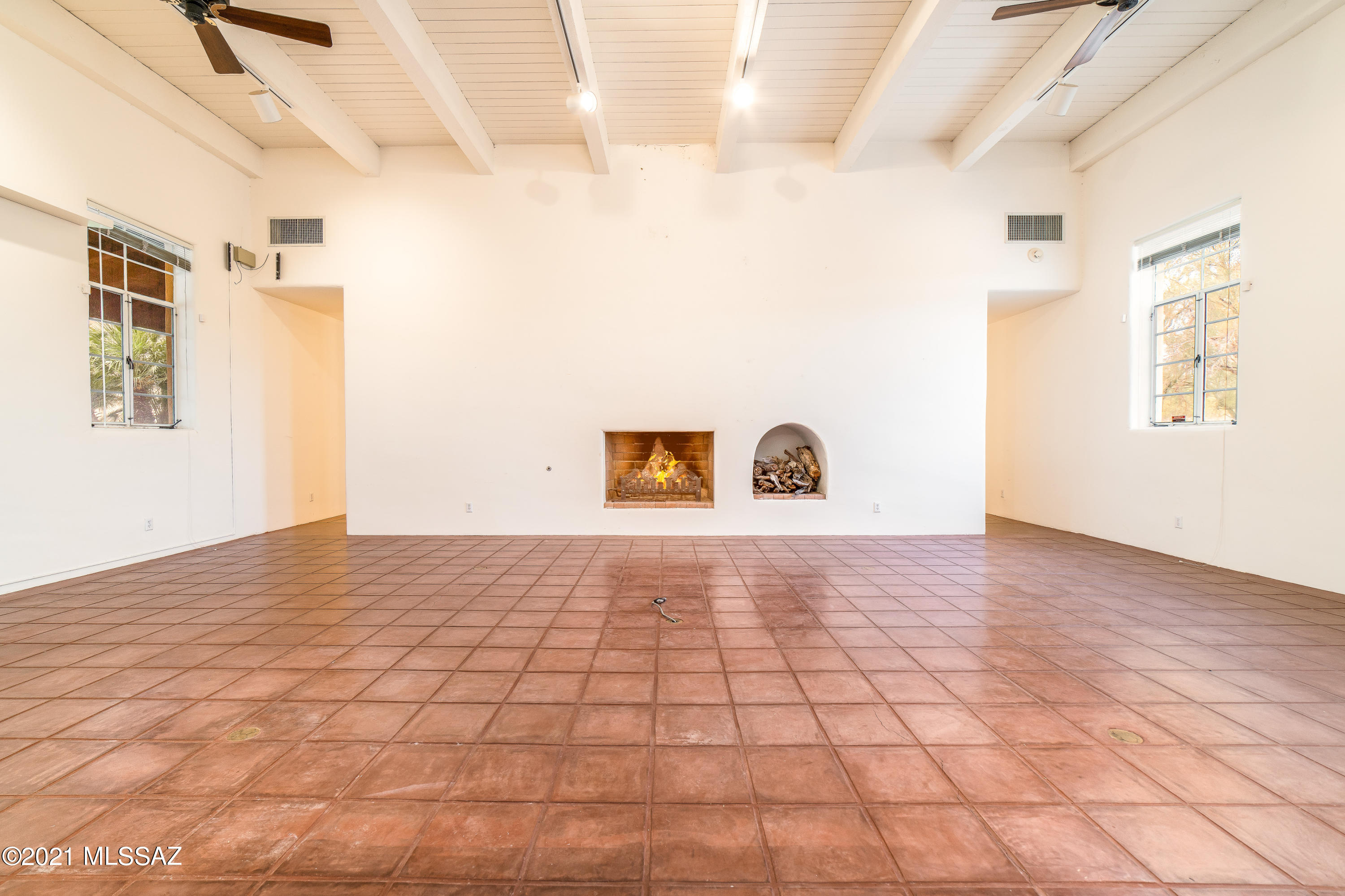 5055 N Calle La Vela