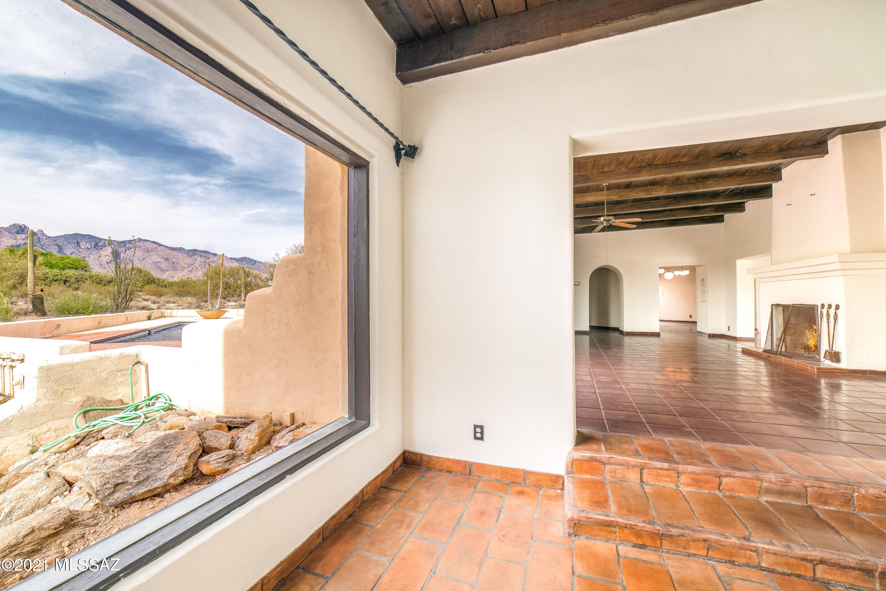 5055 N Calle La Vela