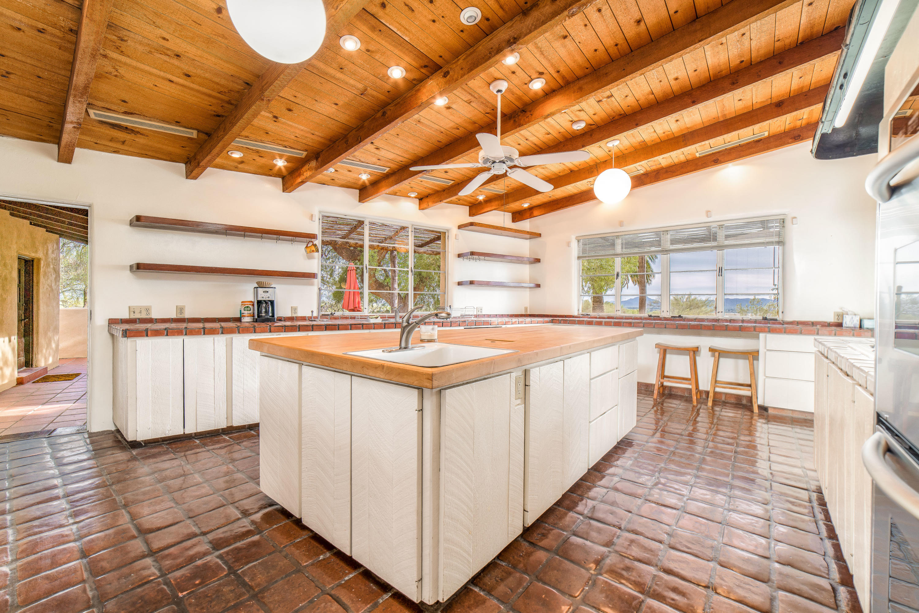 5055 N Calle La Vela
