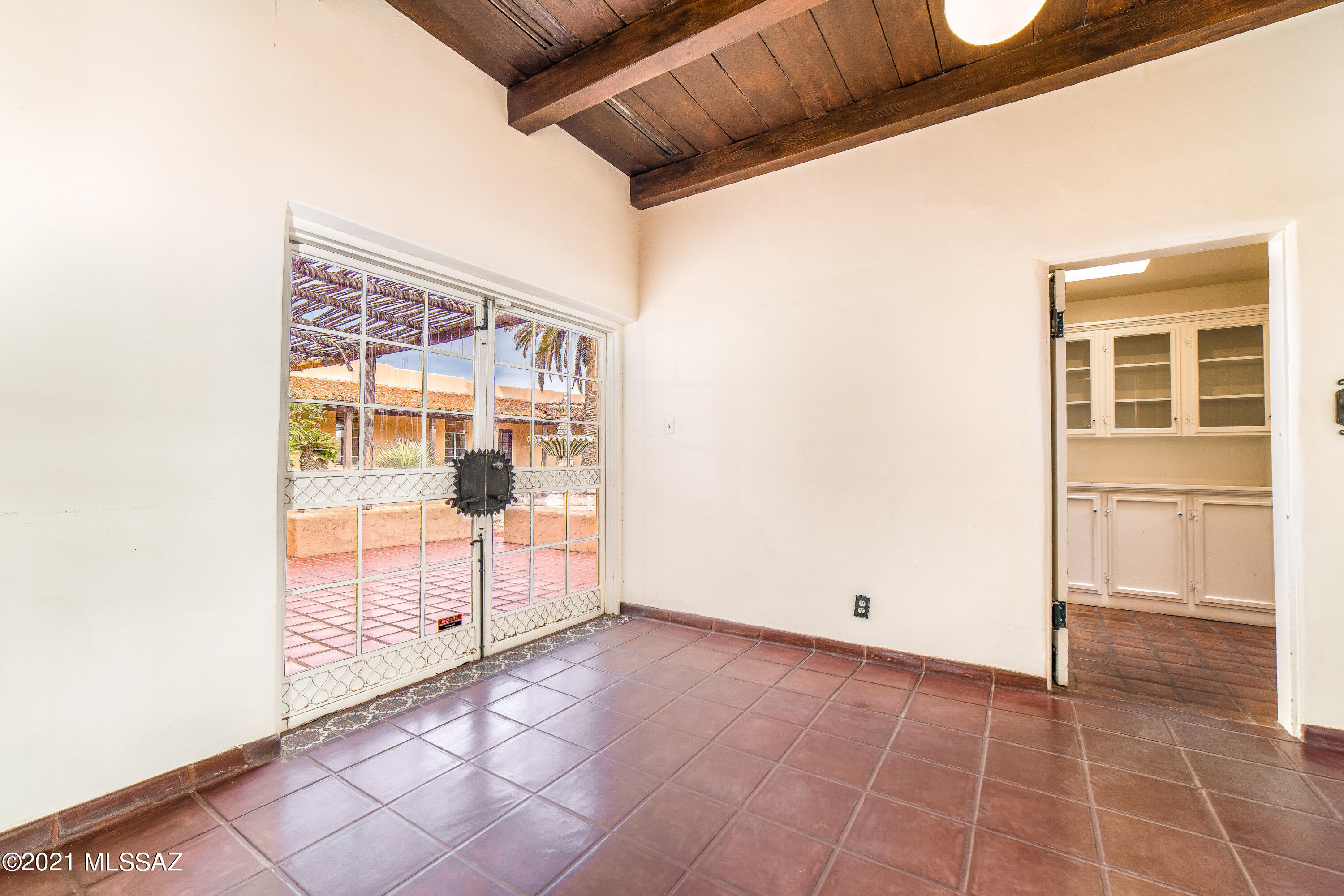 5055 N Calle La Vela