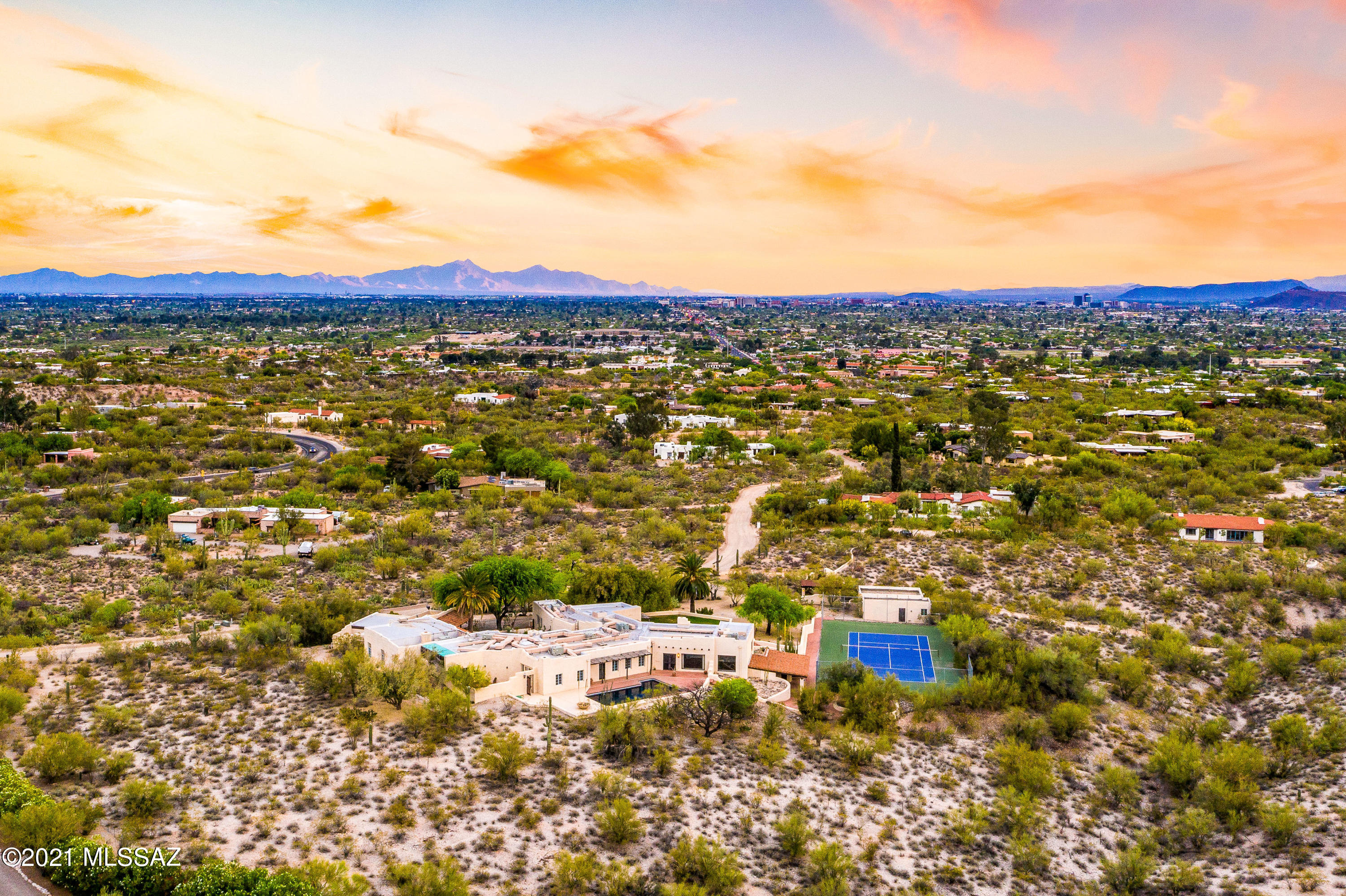 5055 N Calle La Vela