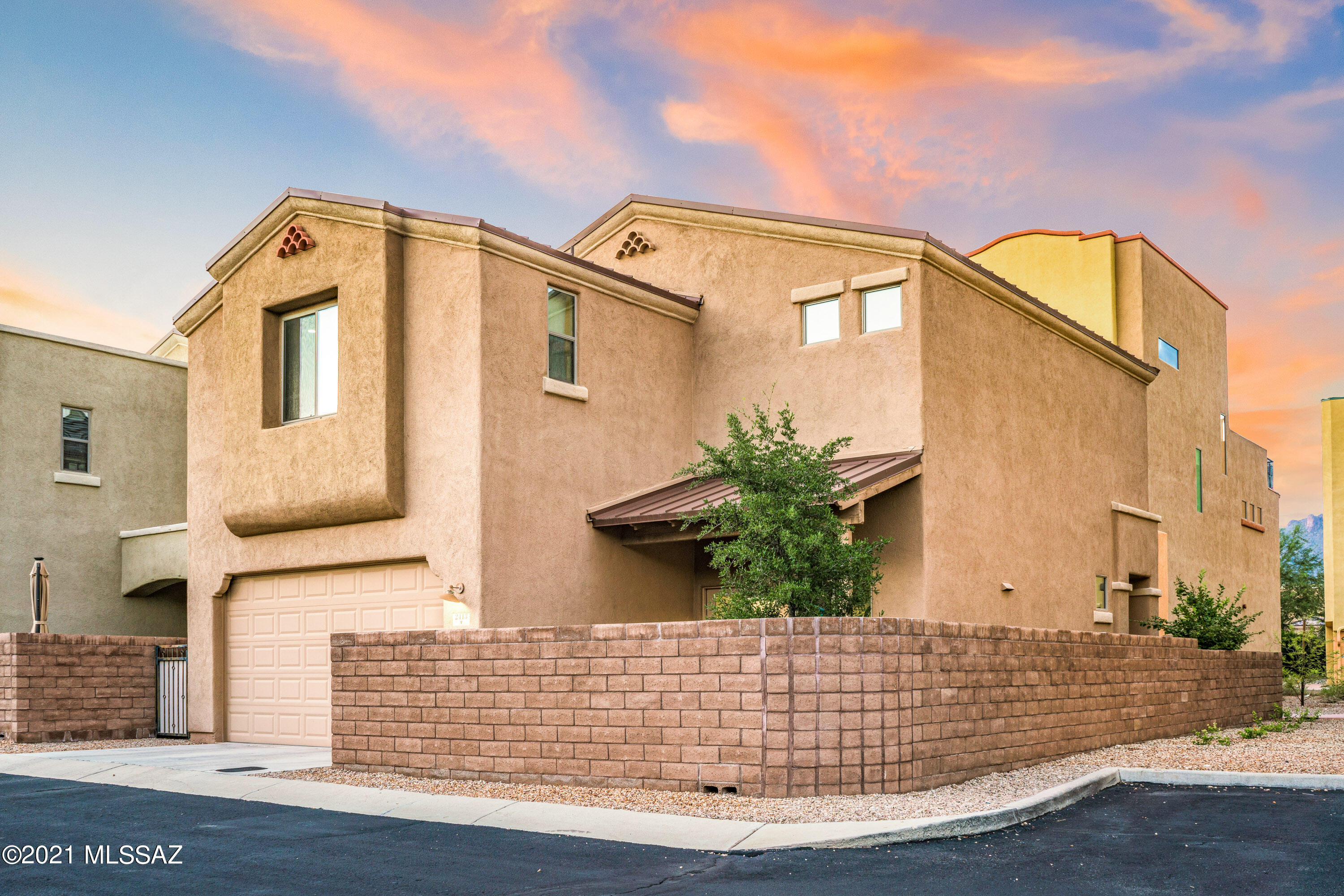 2413 E Autumn Flower Drive