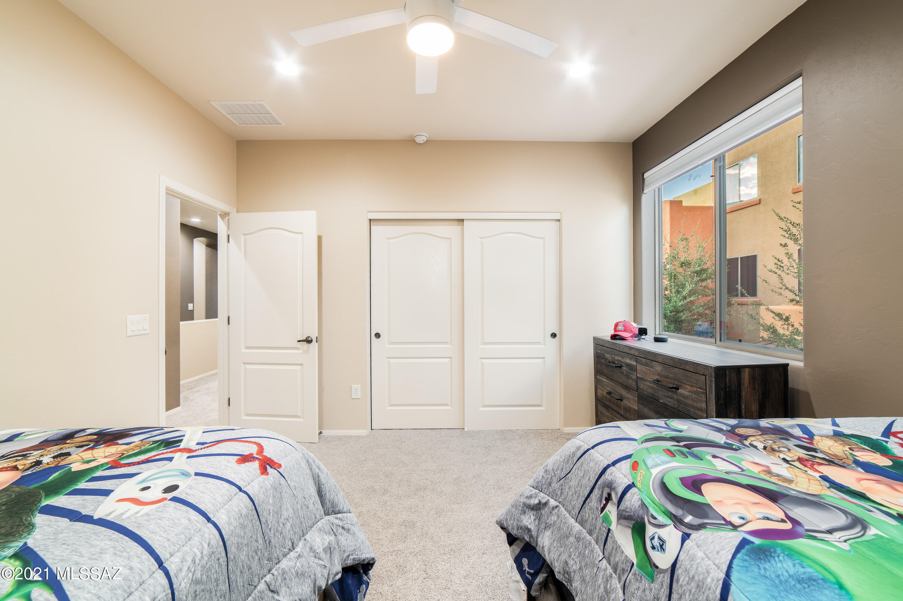 2413 E Autumn Flower Drive