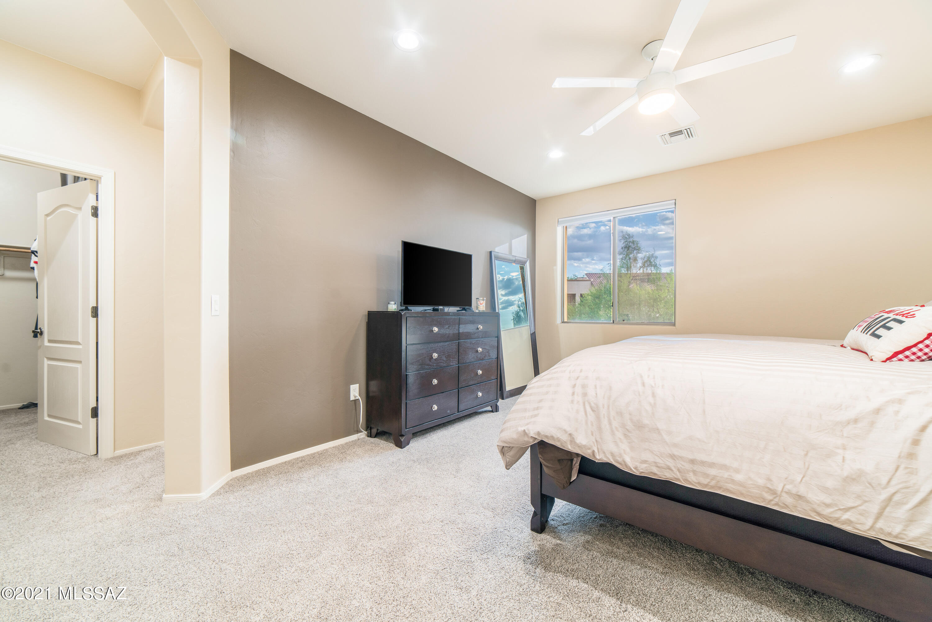 2413 E Autumn Flower Drive