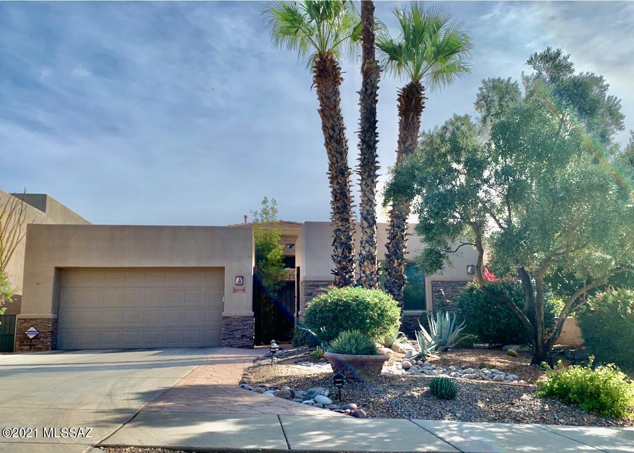 4930 N Bonita Ridge Avenue