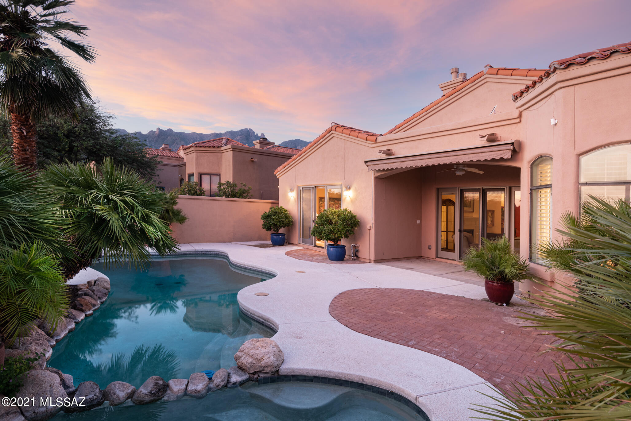 6271 N Calle Del Venado