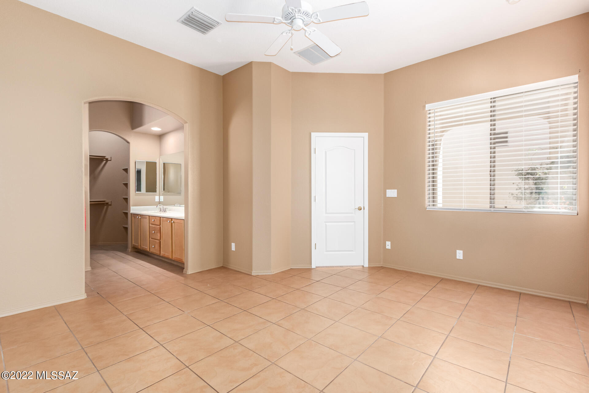 5069 N Pinnacle Cove Drive