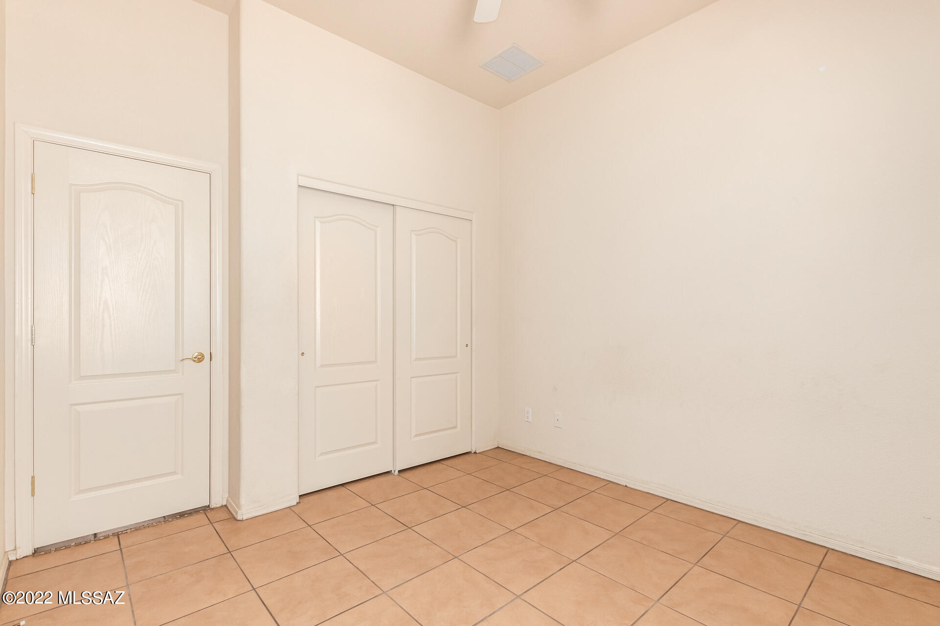 5069 N Pinnacle Cove Drive