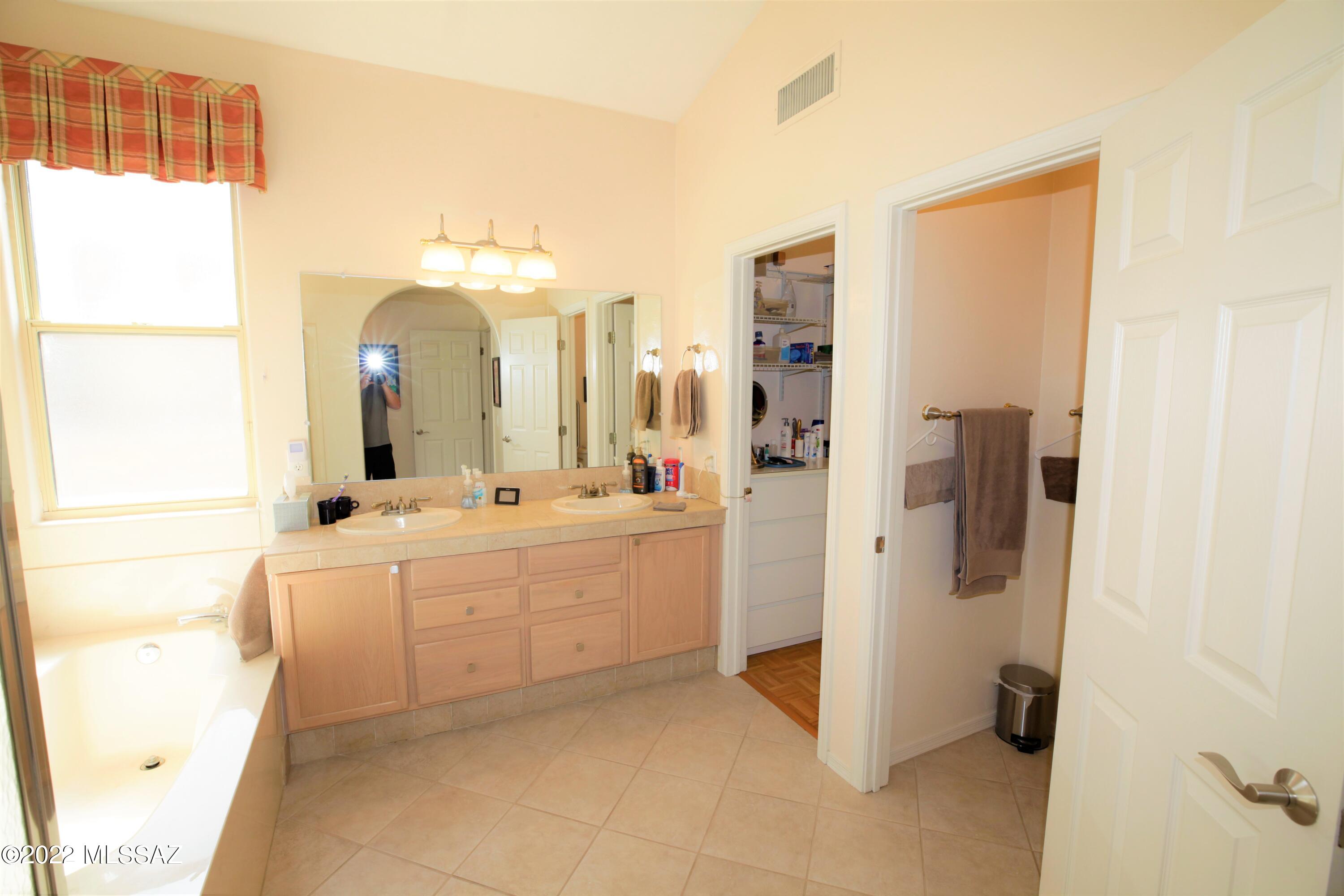 10815 E Watershed Drive
