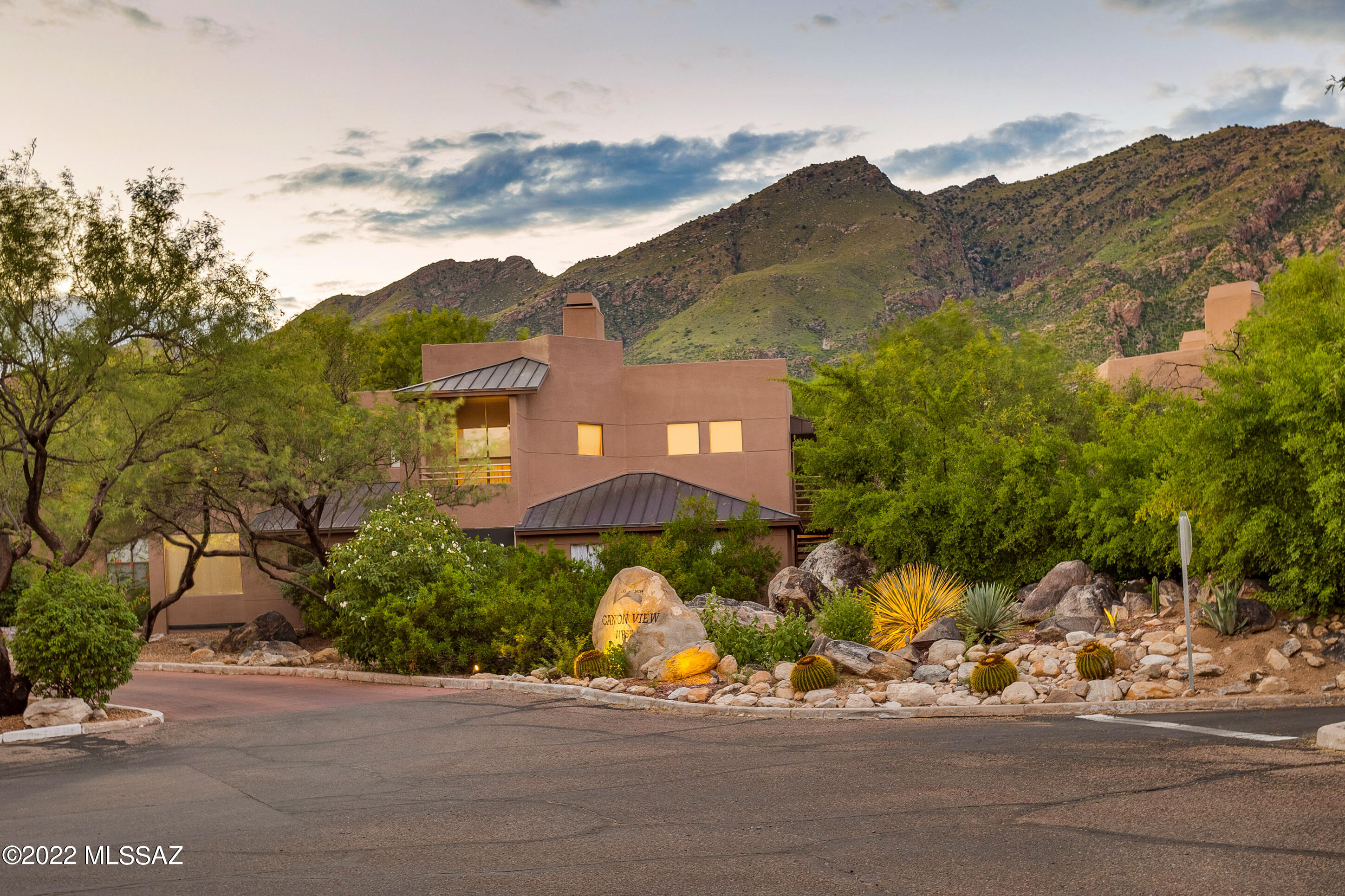 6655 N Canyon Crest Drive Unit: 10158