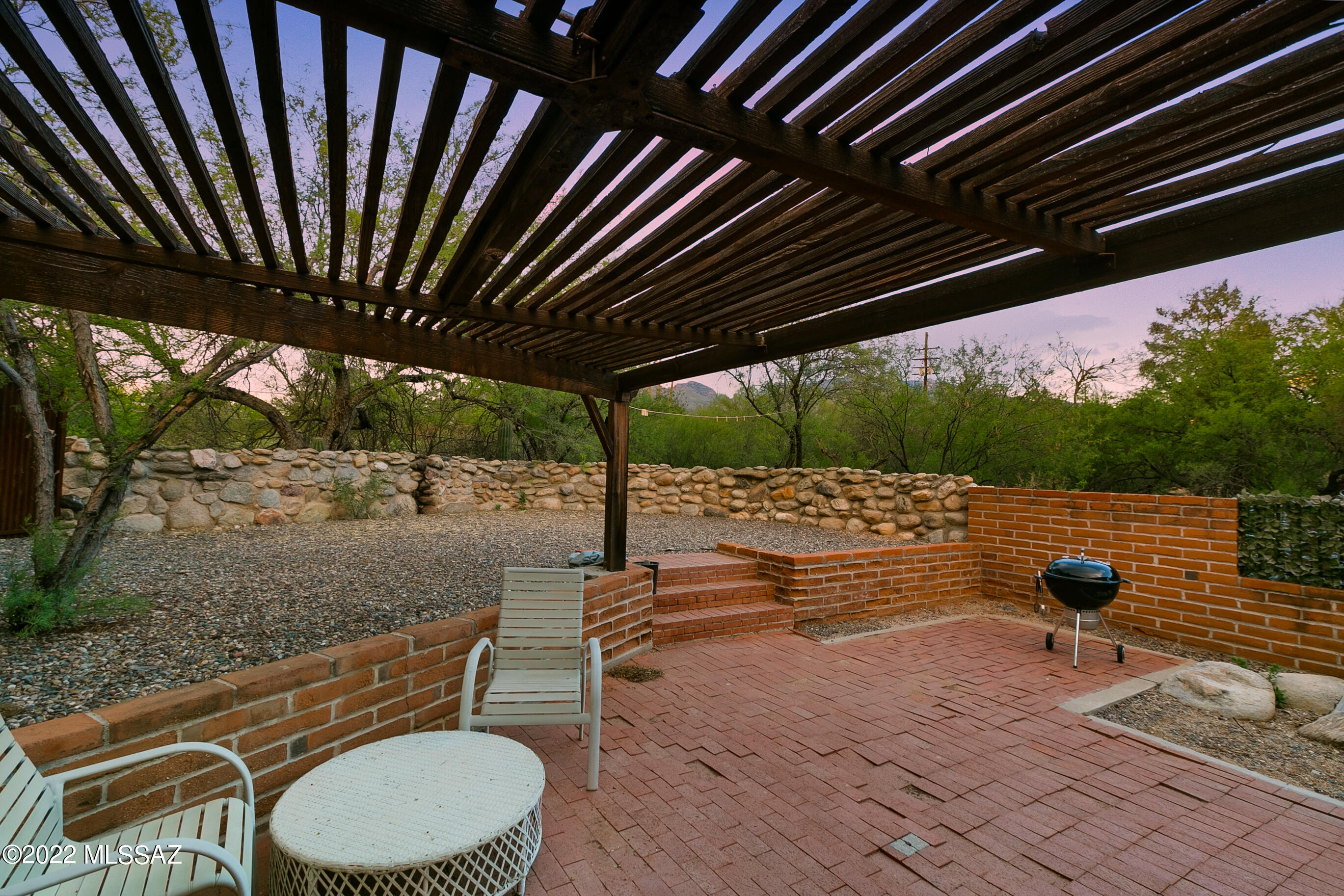 6882 N Casas Adobes Drive