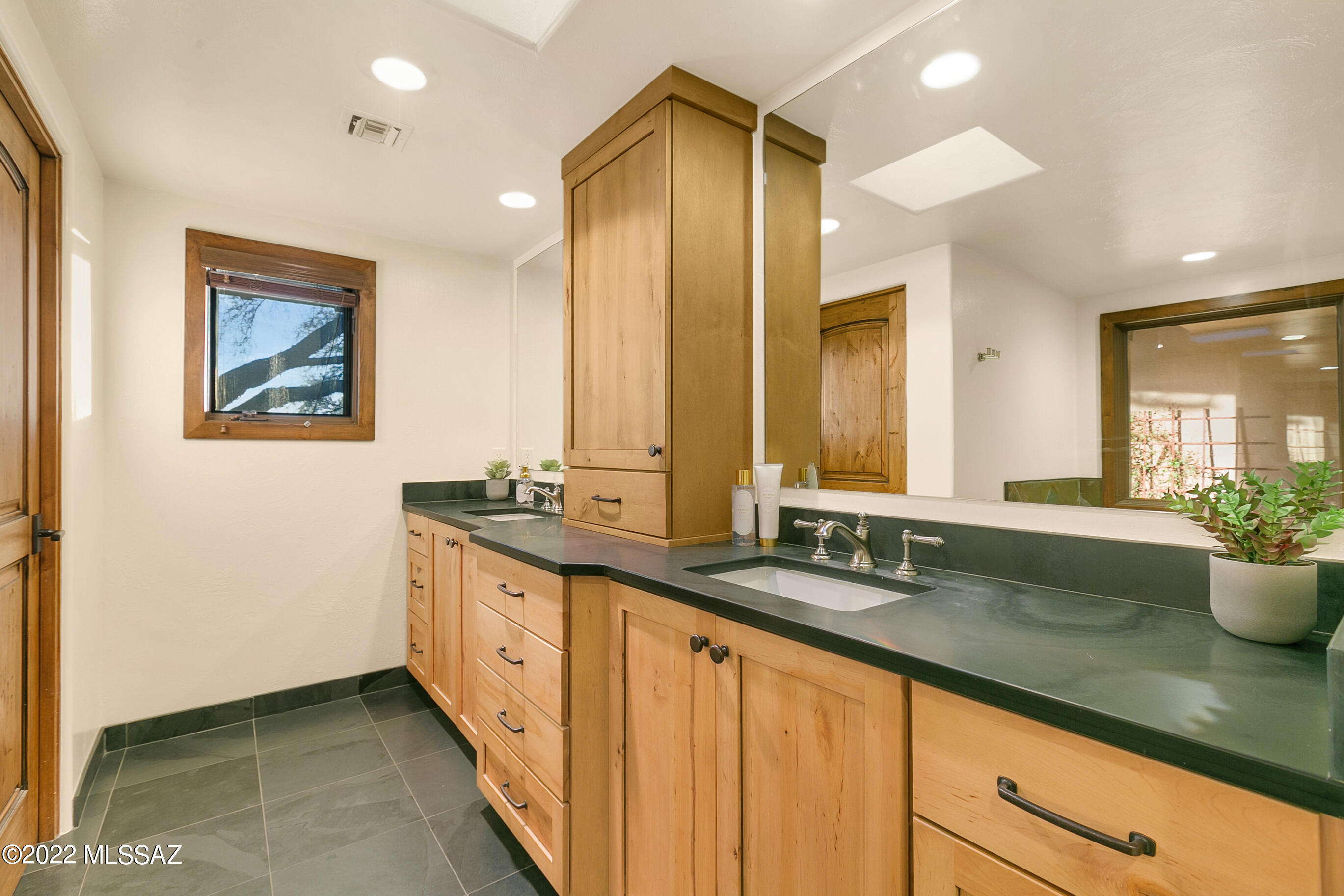 3457 N Country Club Vista Circle