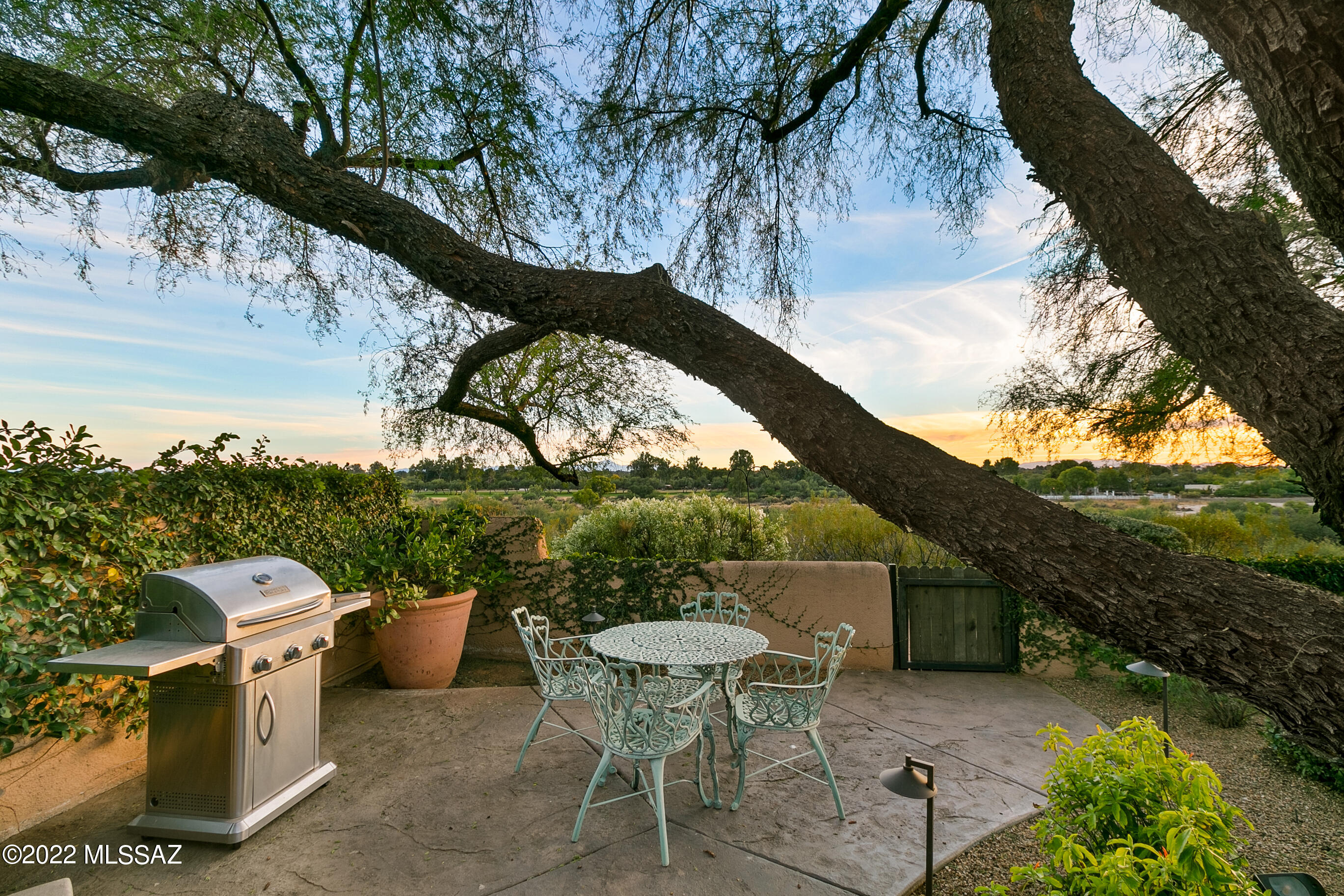 3457 N Country Club Vista Circle