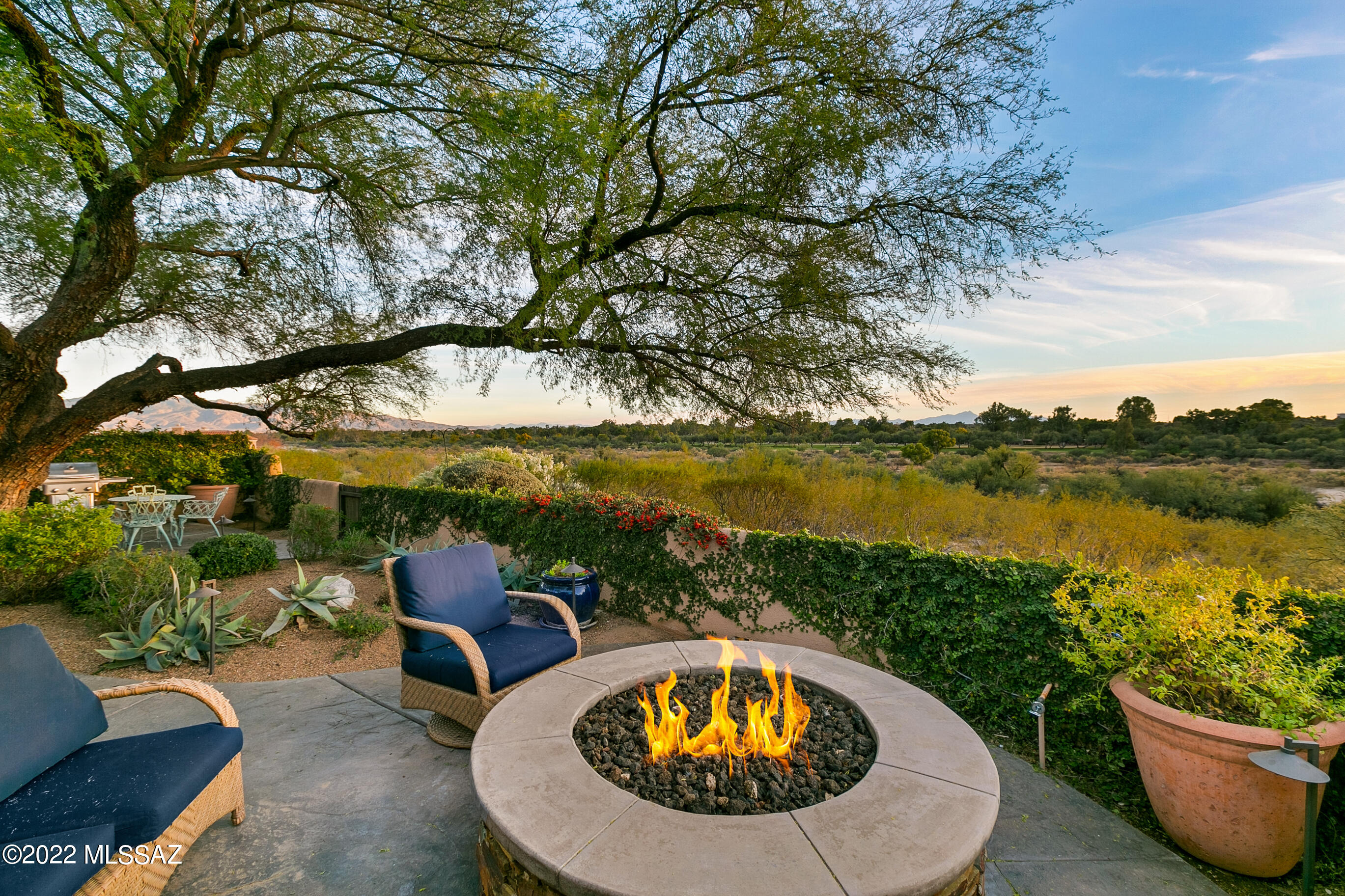 3457 N Country Club Vista Circle