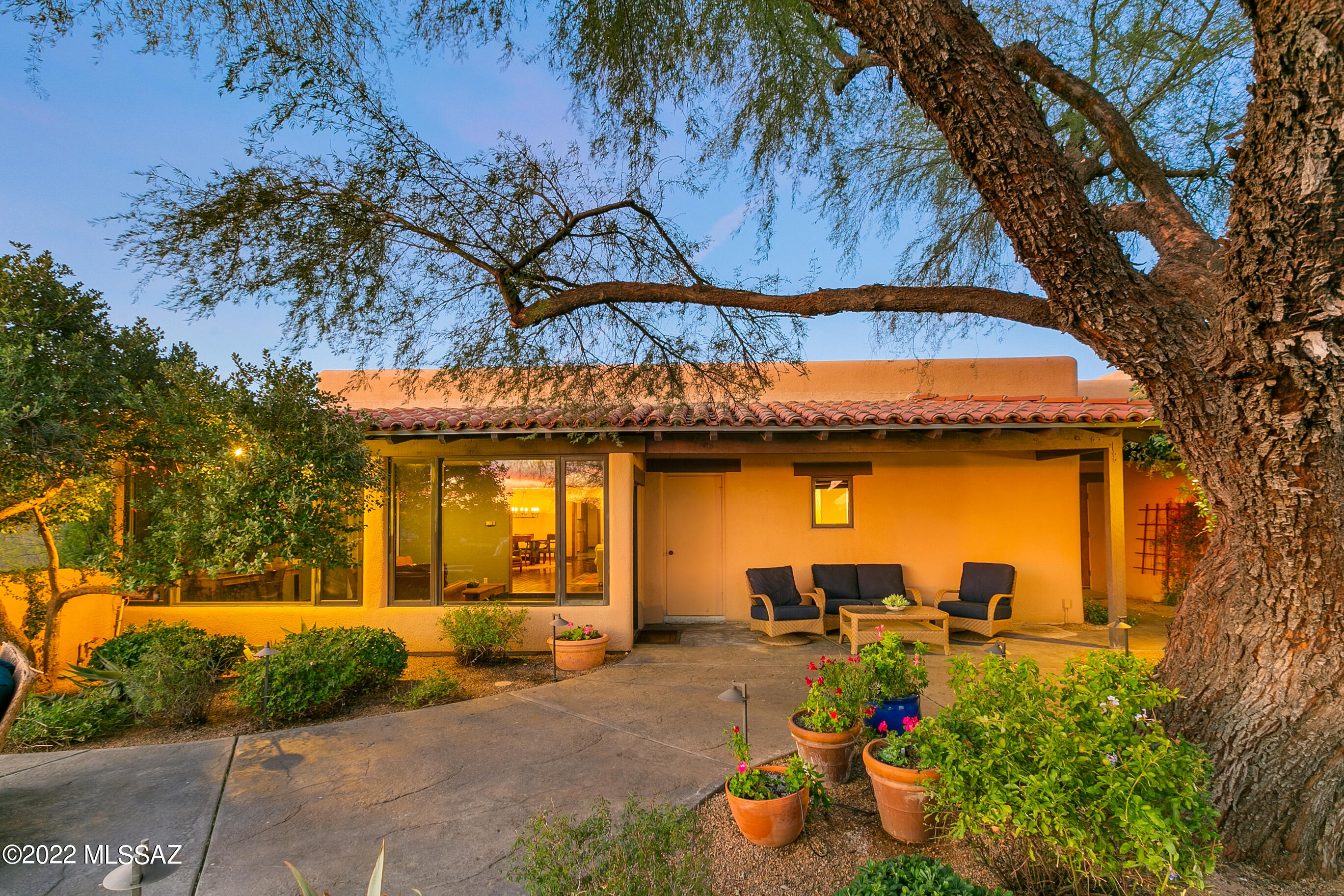 3457 N Country Club Vista Circle