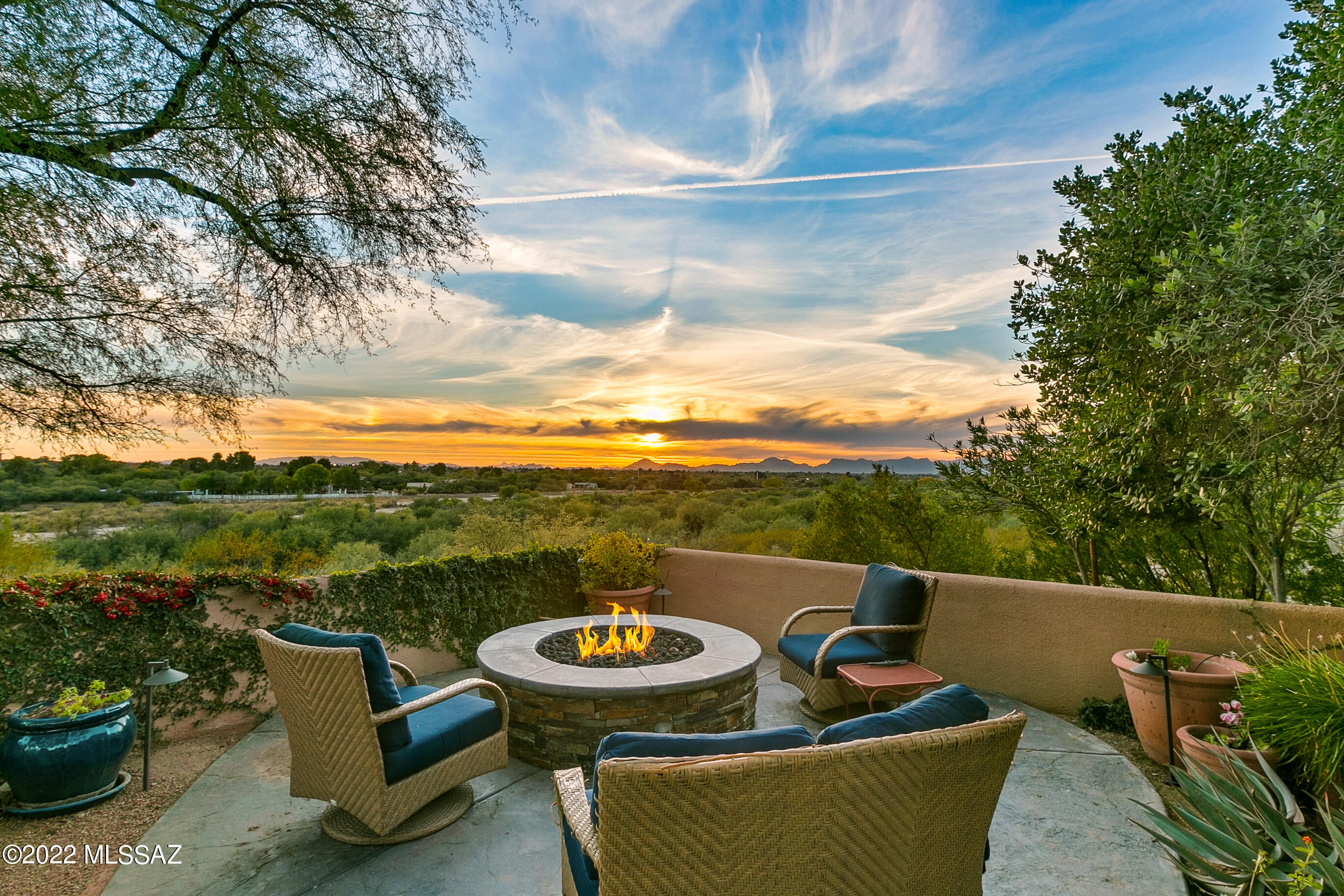 3457 N Country Club Vista Circle