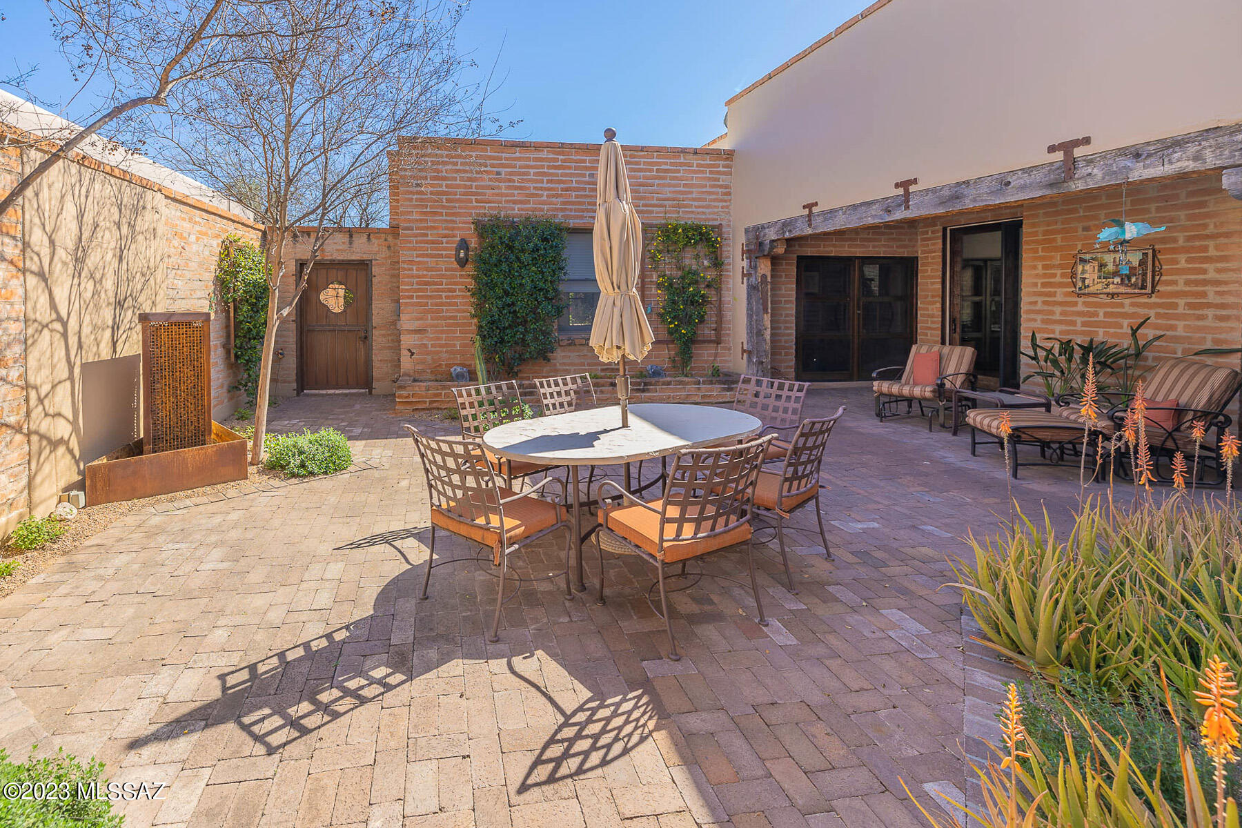 5329 E Presidio Road