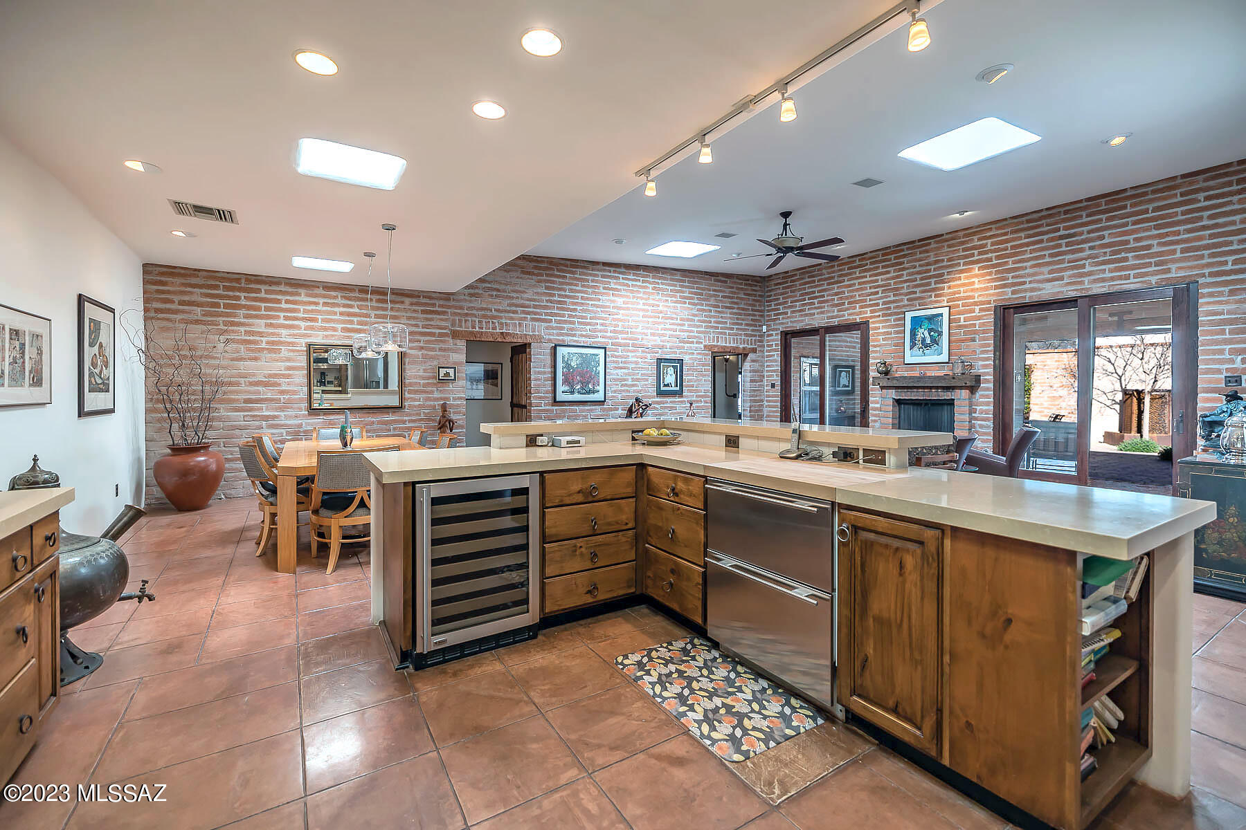 5329 E Presidio Road