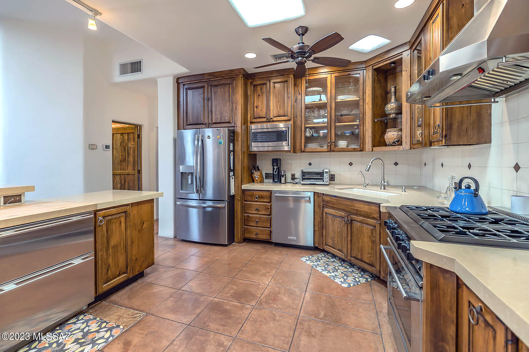 5329 E Presidio Road