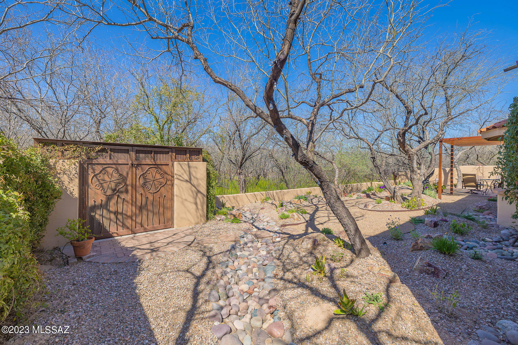 5329 E Presidio Road