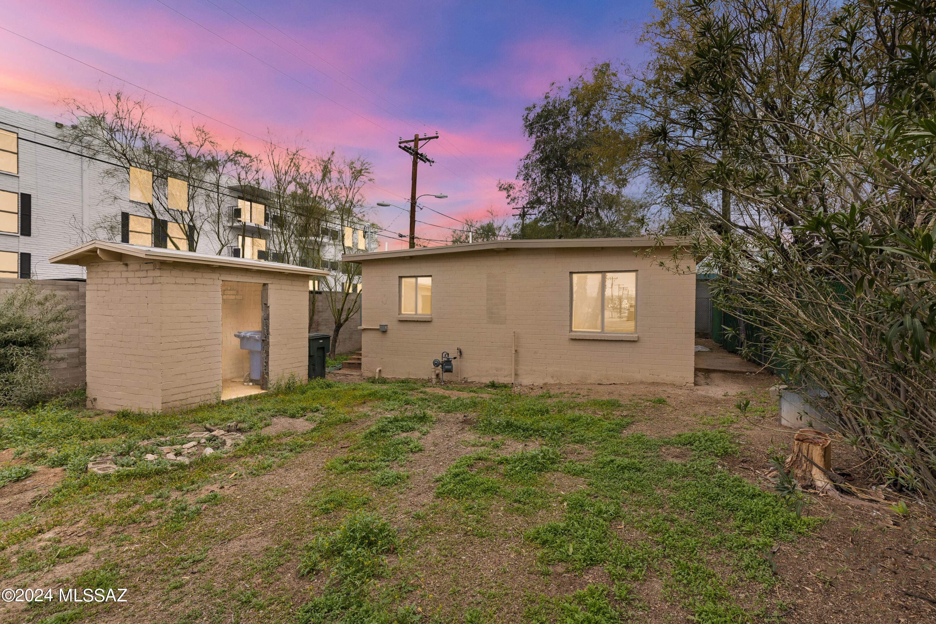 1132 N Dodge Boulevard