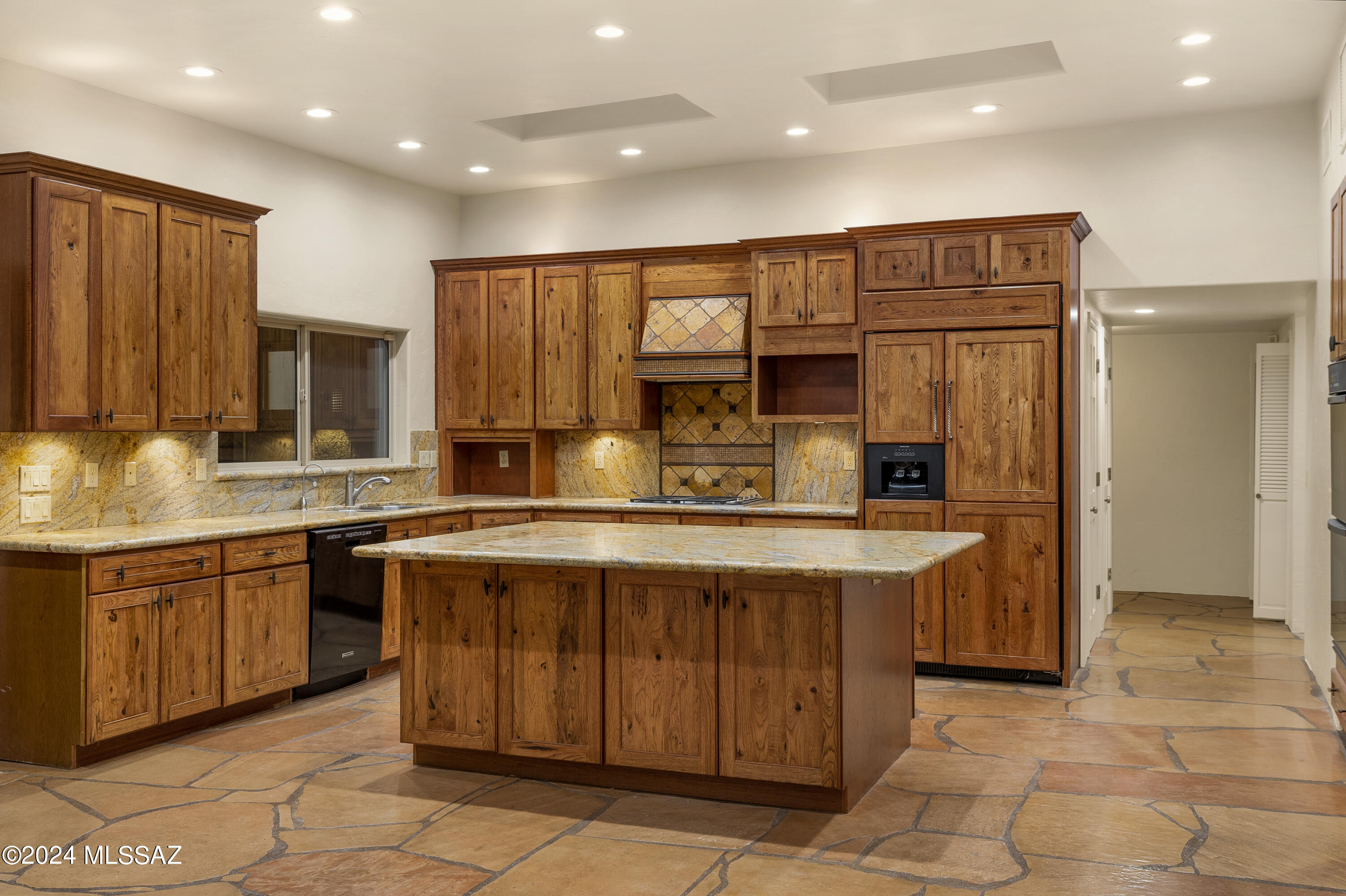 3835 N Pantano Road
