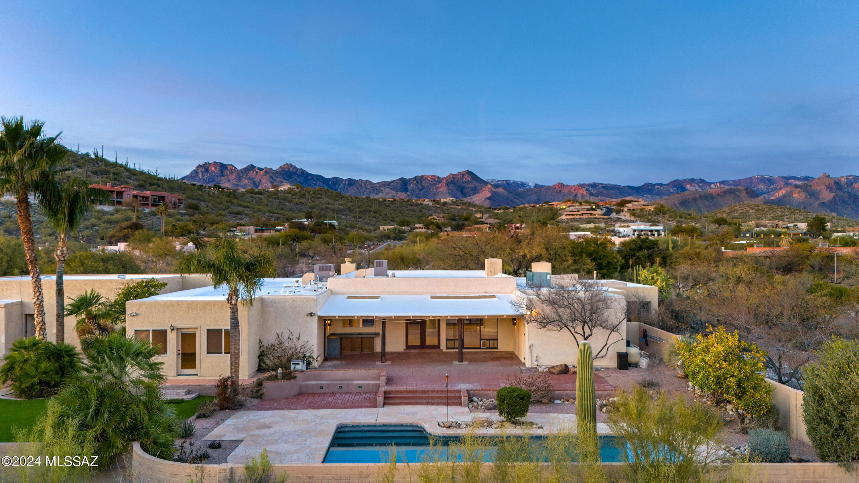 3835 N Pantano Road