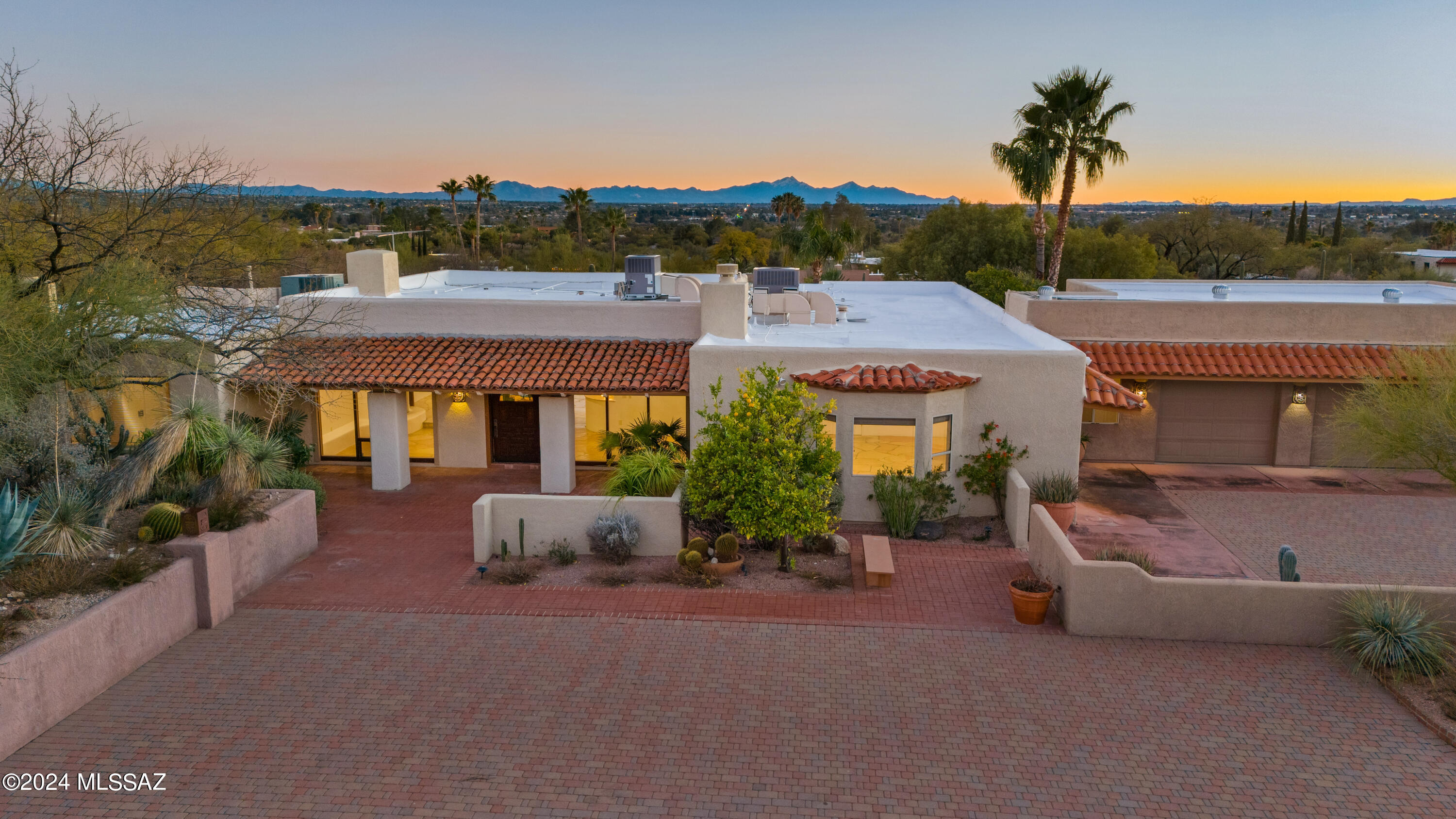 3835 N Pantano Road