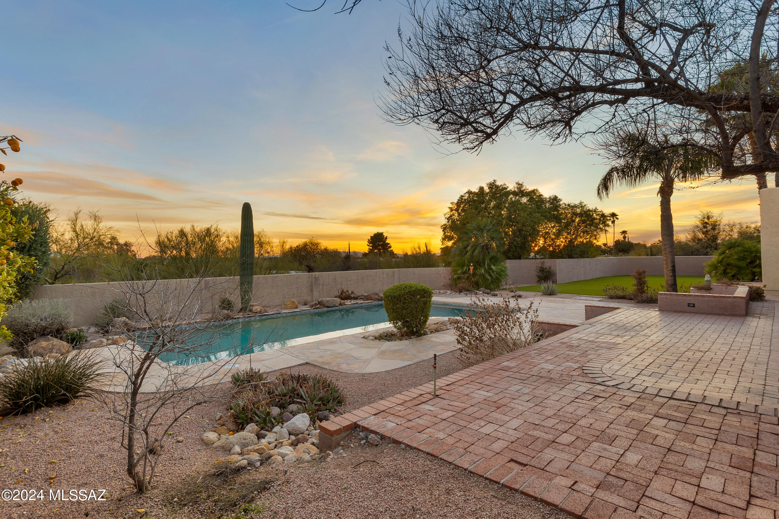 3835 N Pantano Road