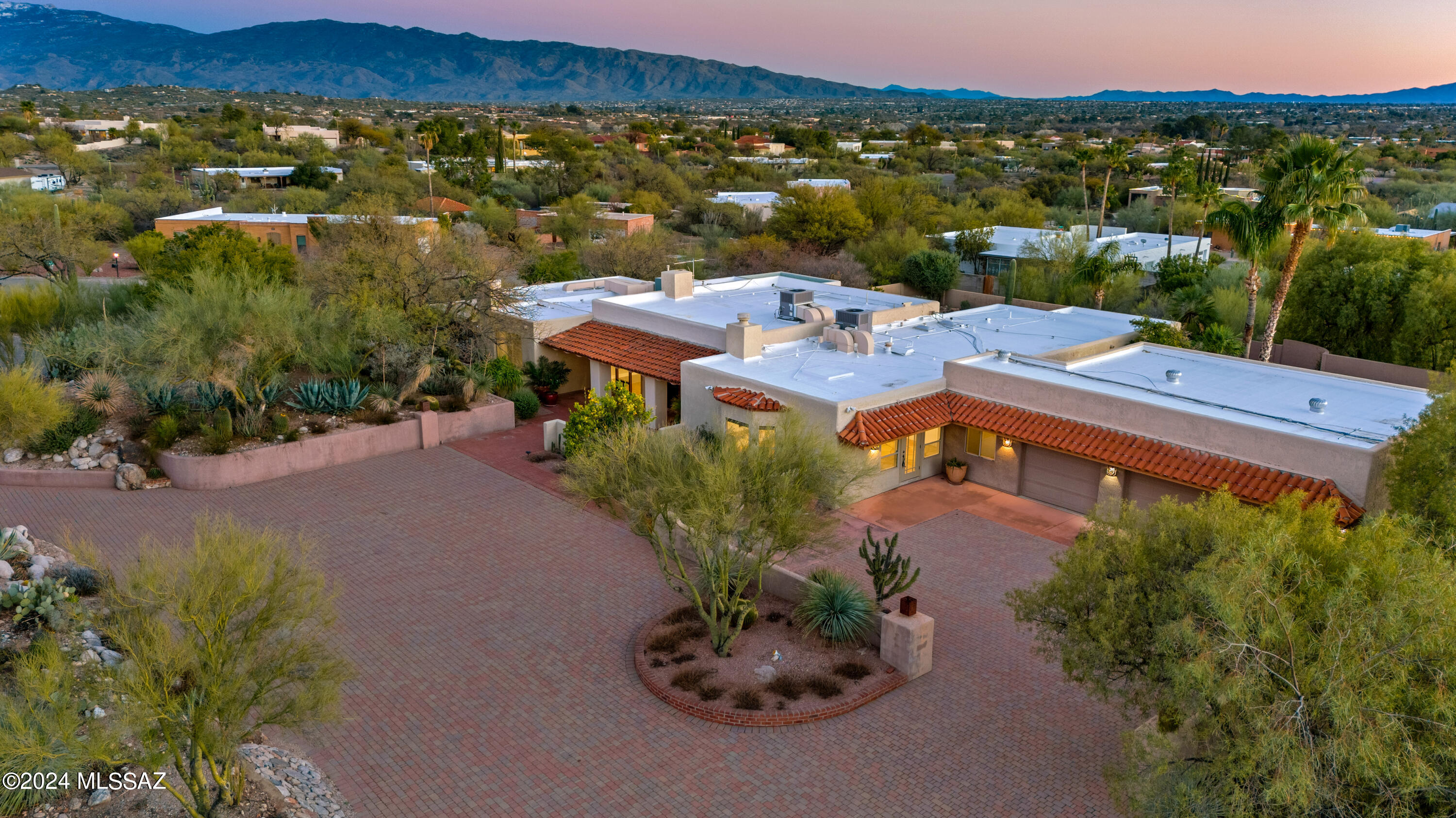 3835 N Pantano Road