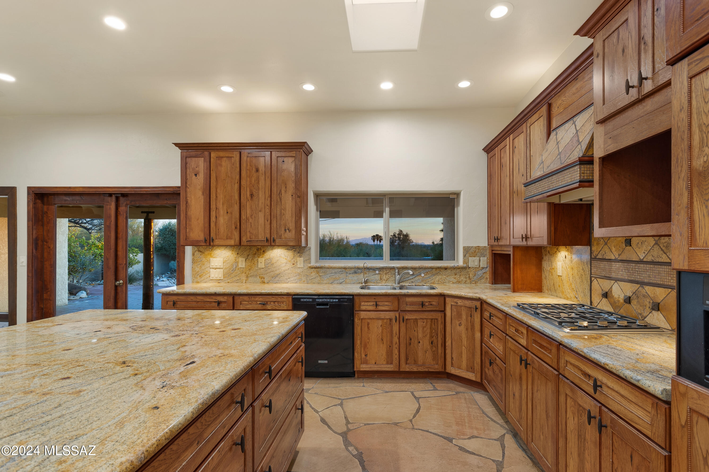 3835 N Pantano Road