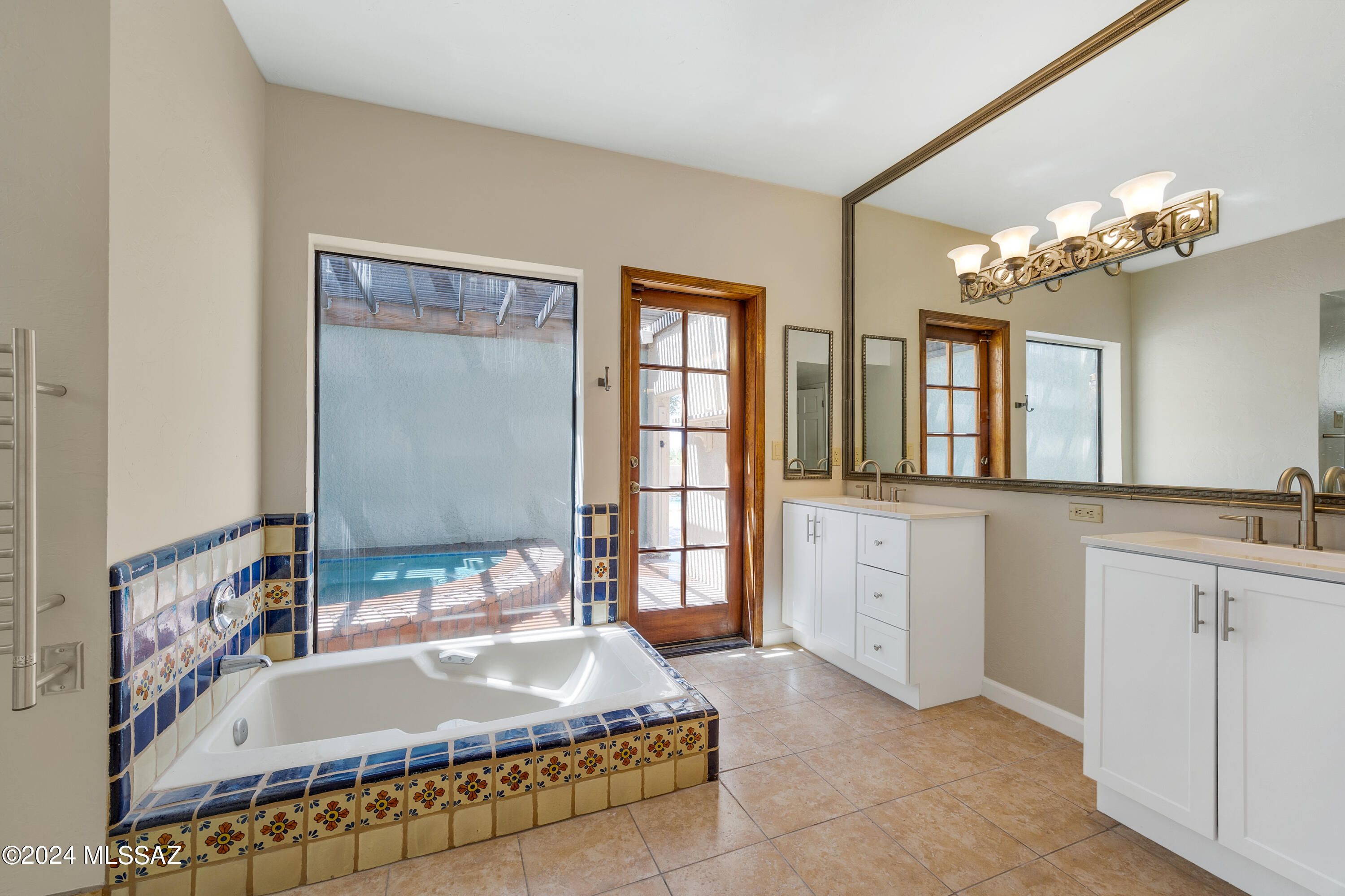 3835 N Pantano Road
