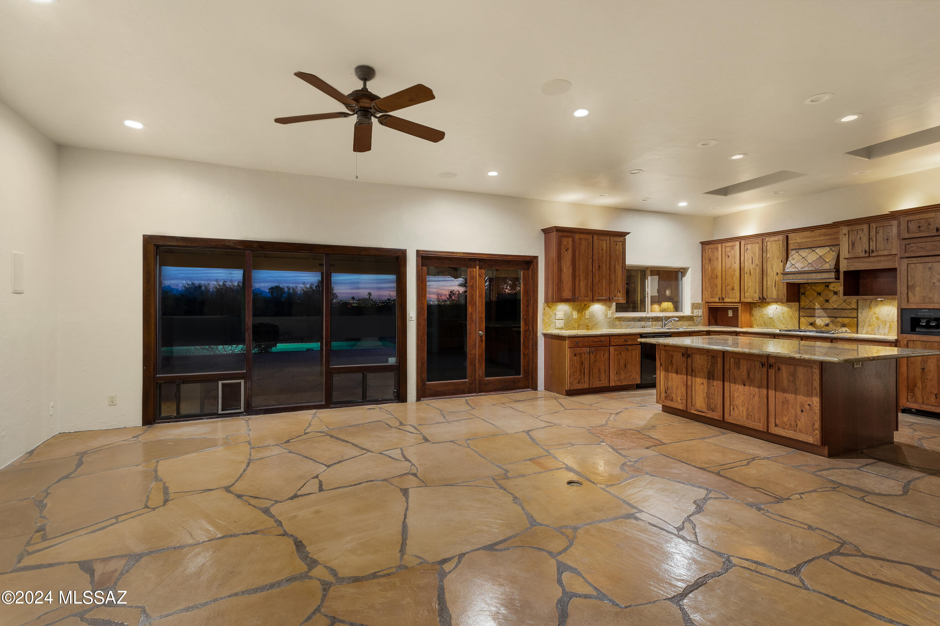 3835 N Pantano Road