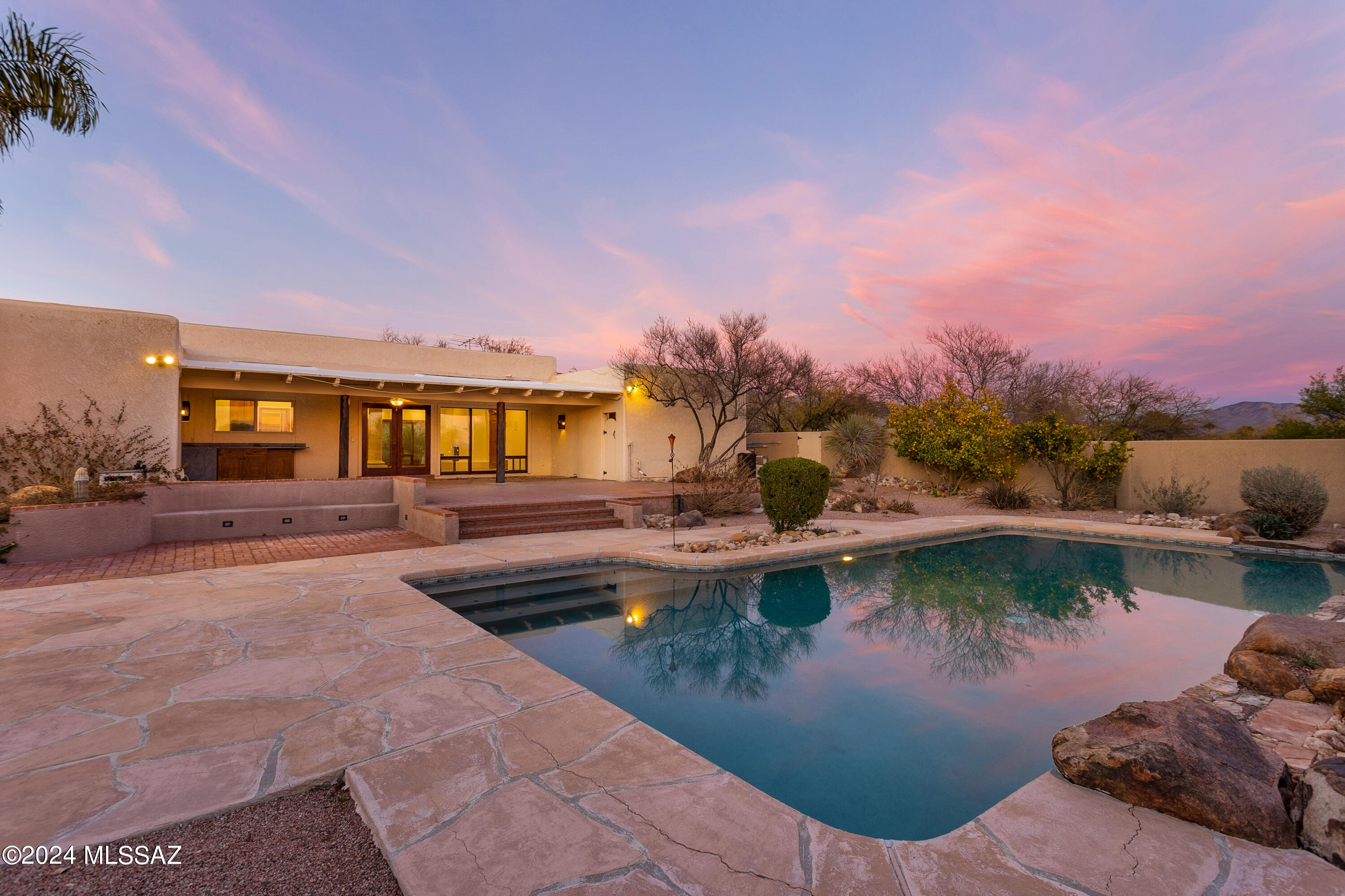 3835 N Pantano Road
