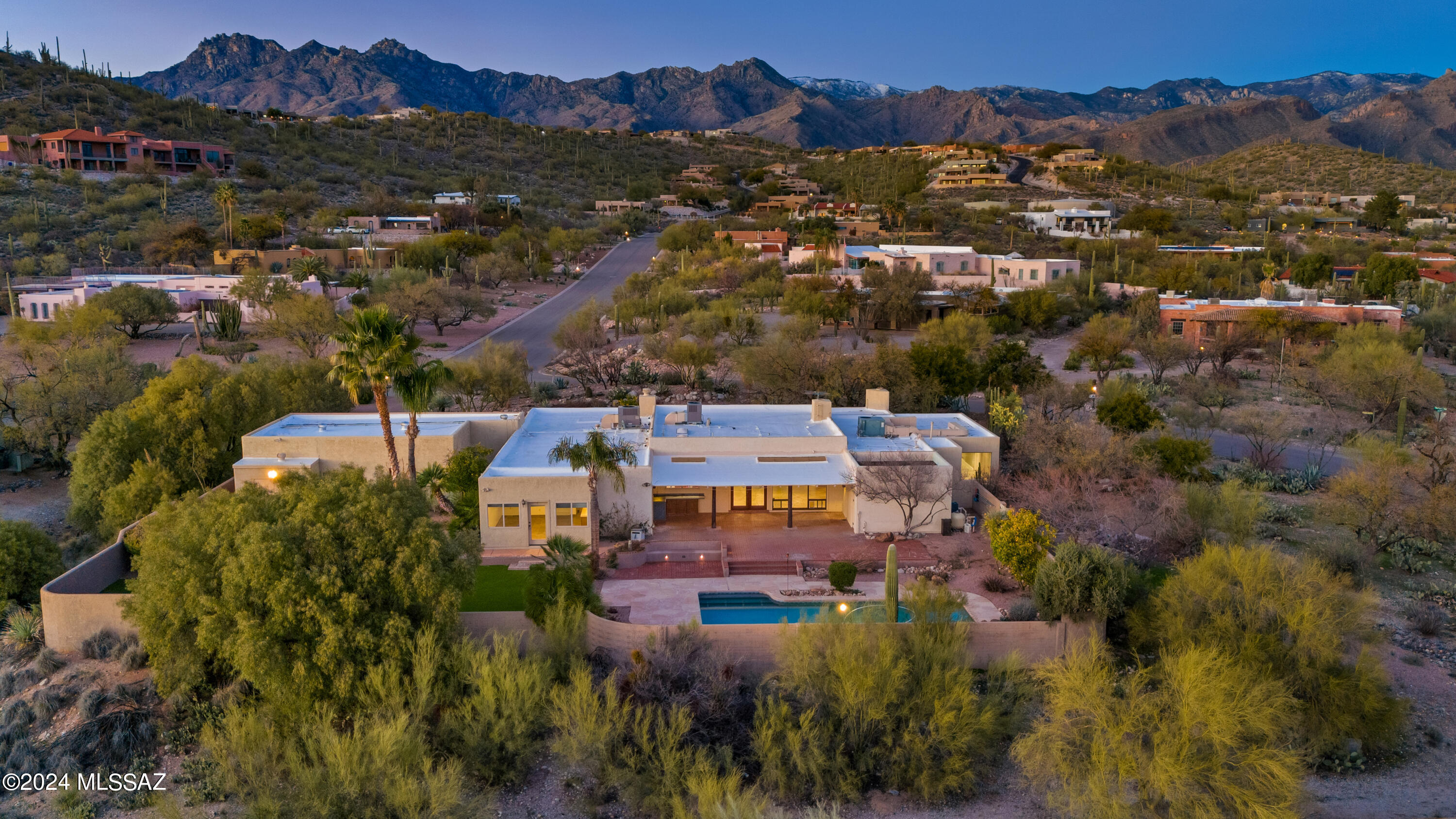 3835 N Pantano Road
