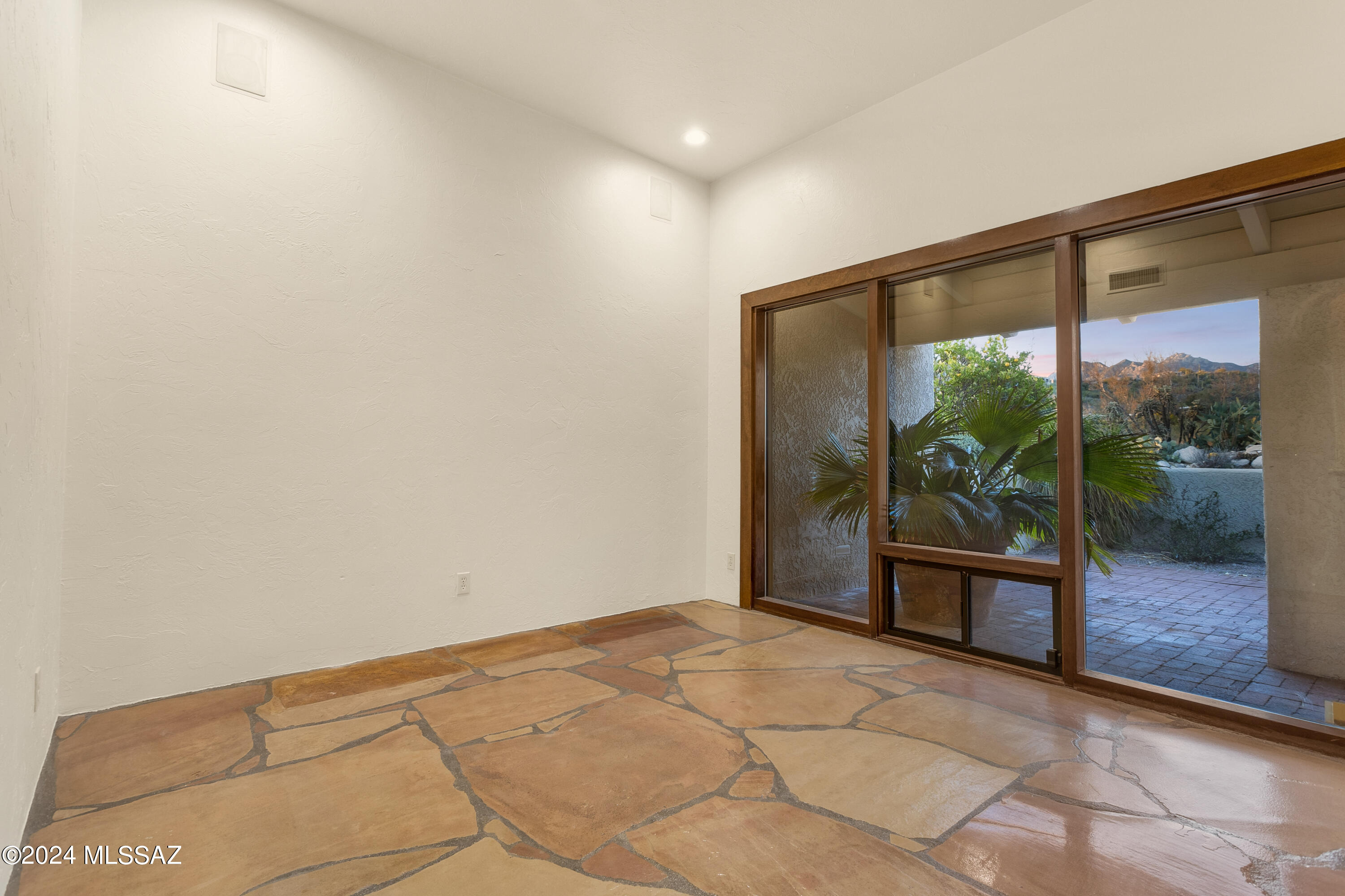 3835 N Pantano Road