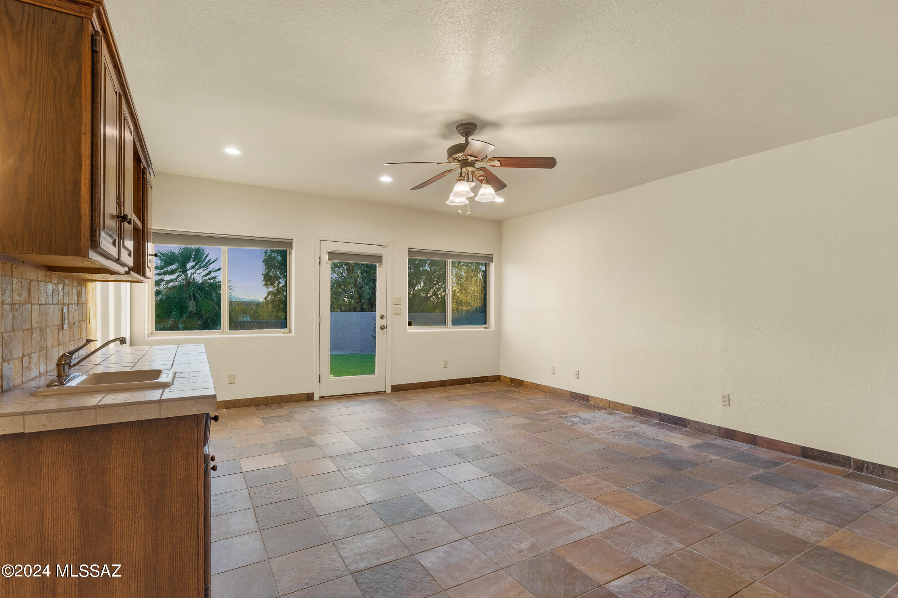 3835 N Pantano Road