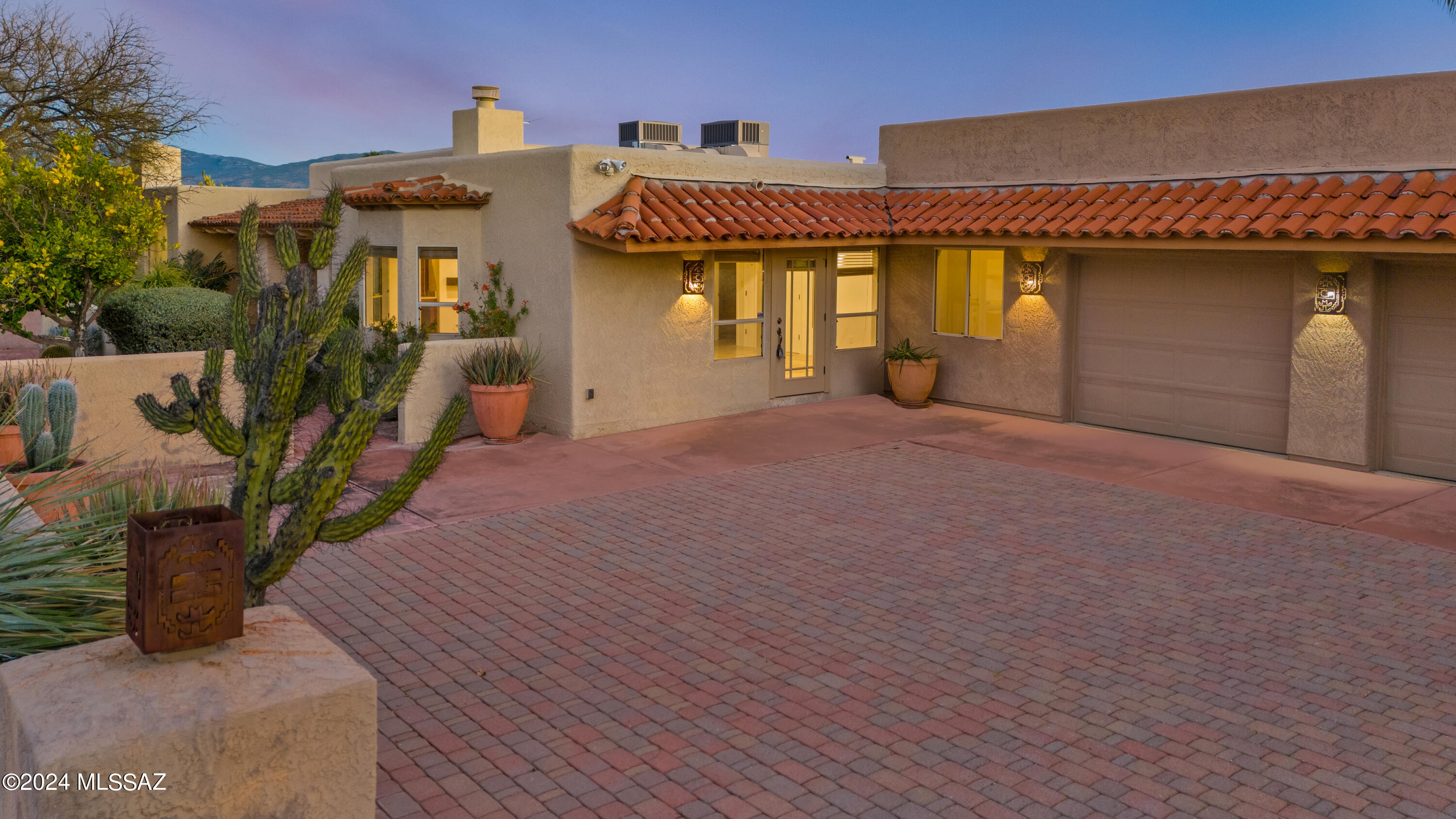 3835 N Pantano Road