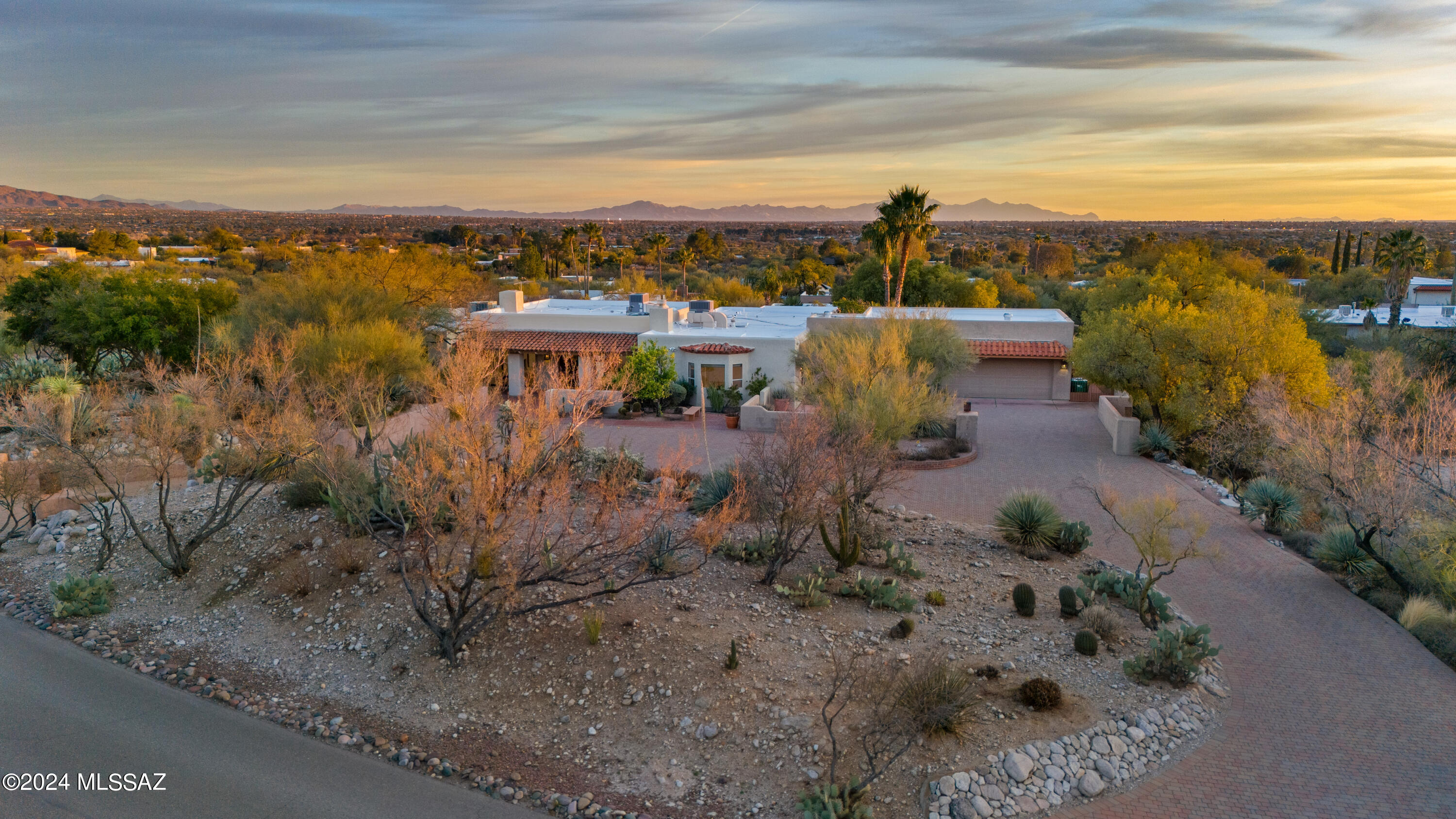3835 N Pantano Road