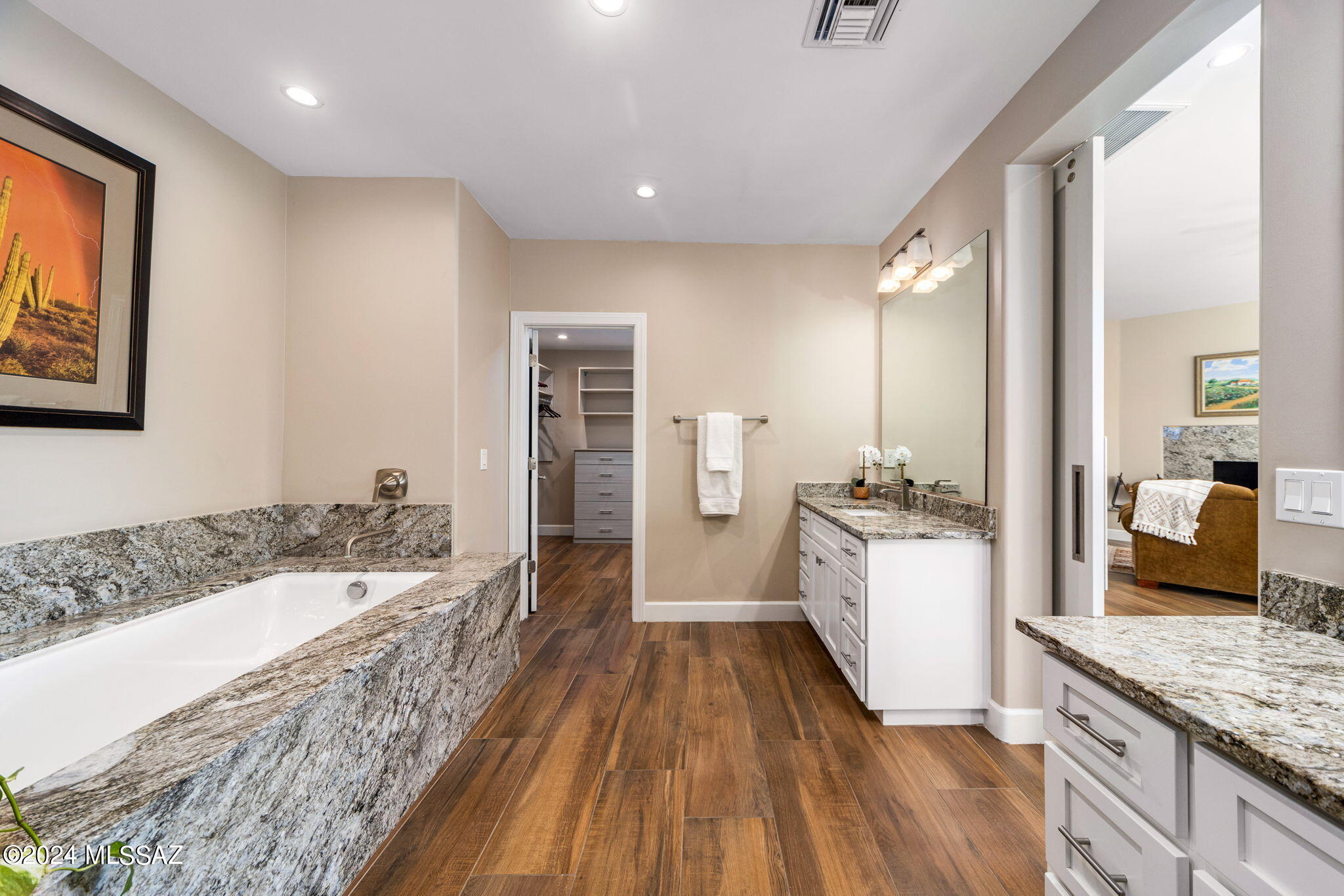 3732 E Windy Point Drive