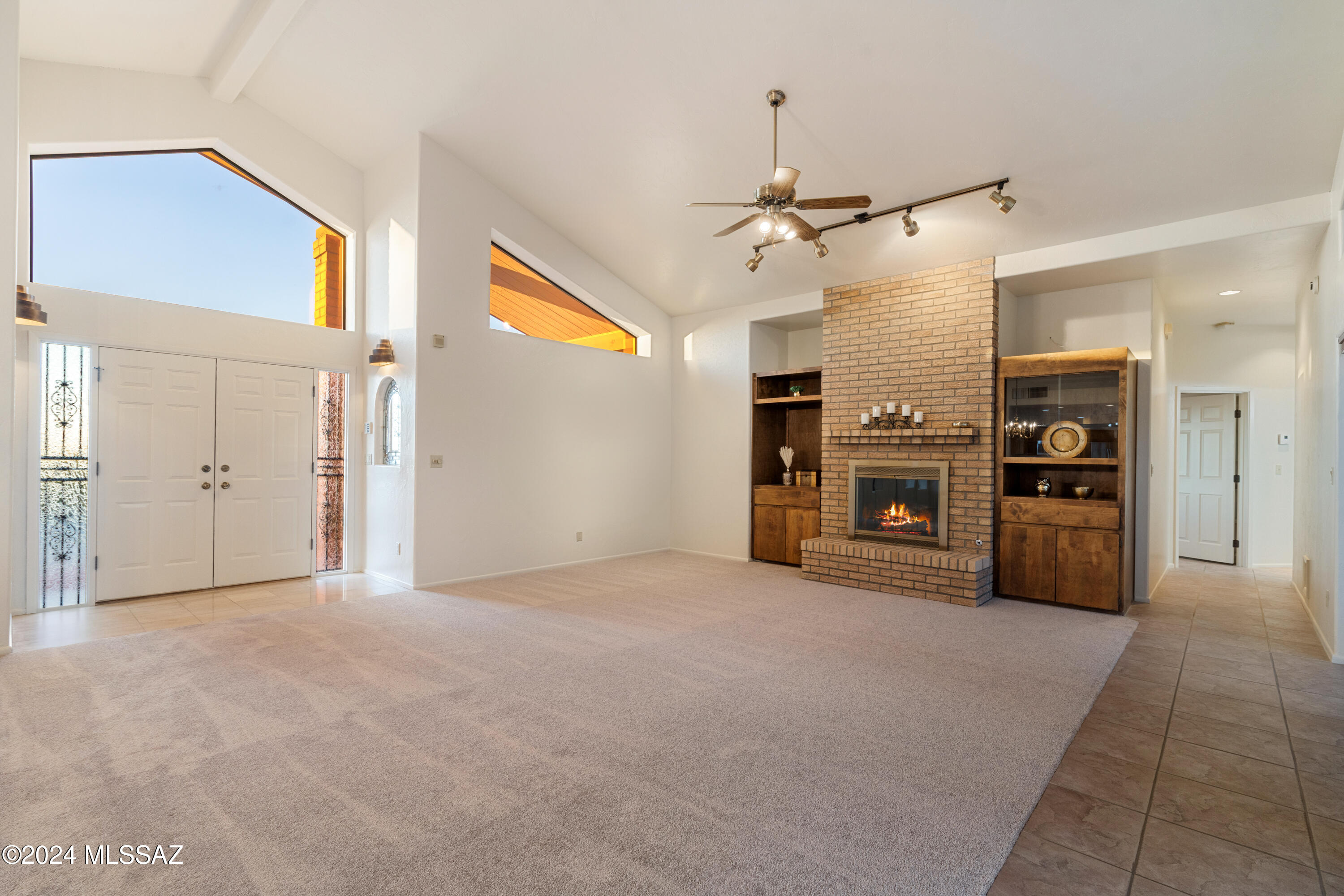 1060 E Canada Vista Place