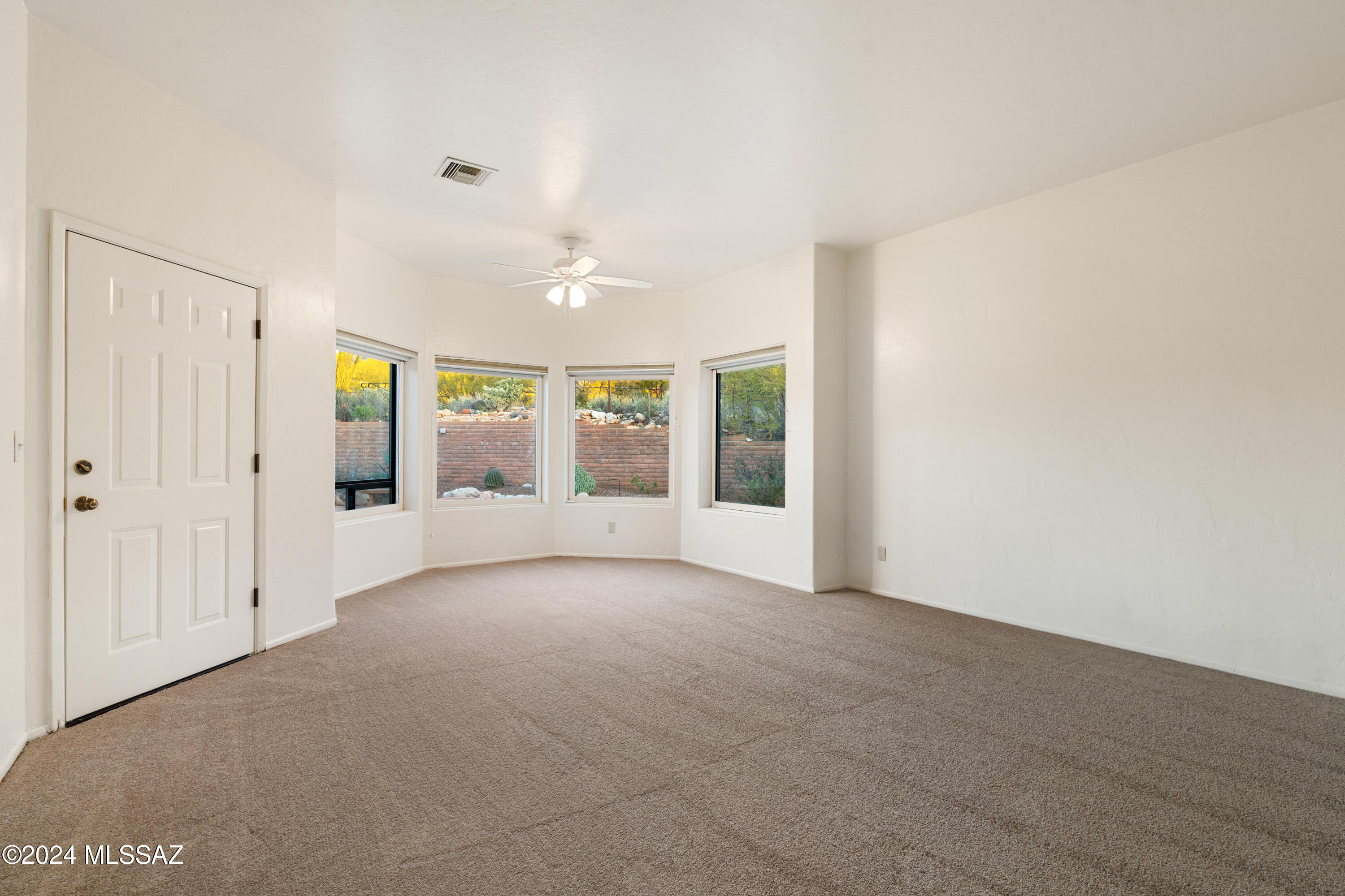 1060 E Canada Vista Place