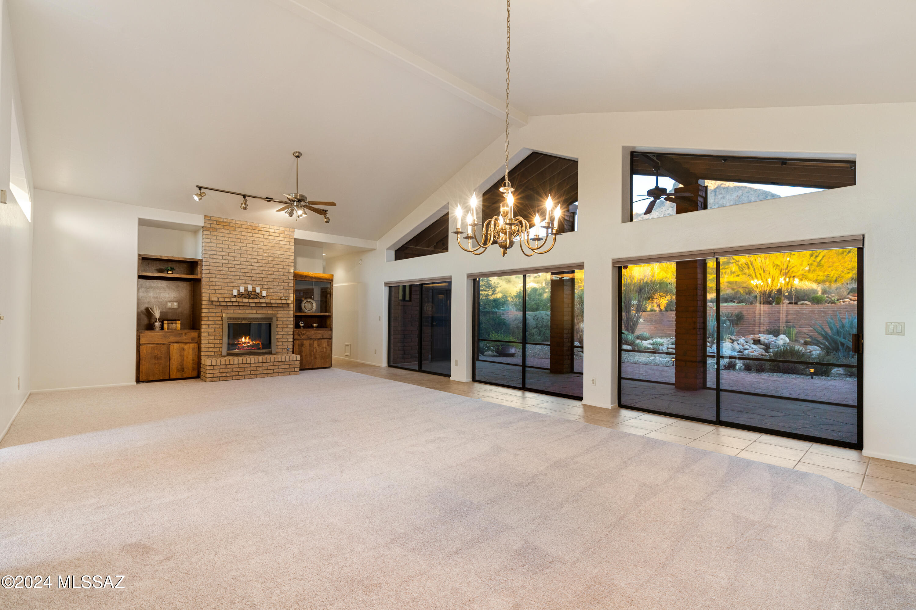 1060 E Canada Vista Place