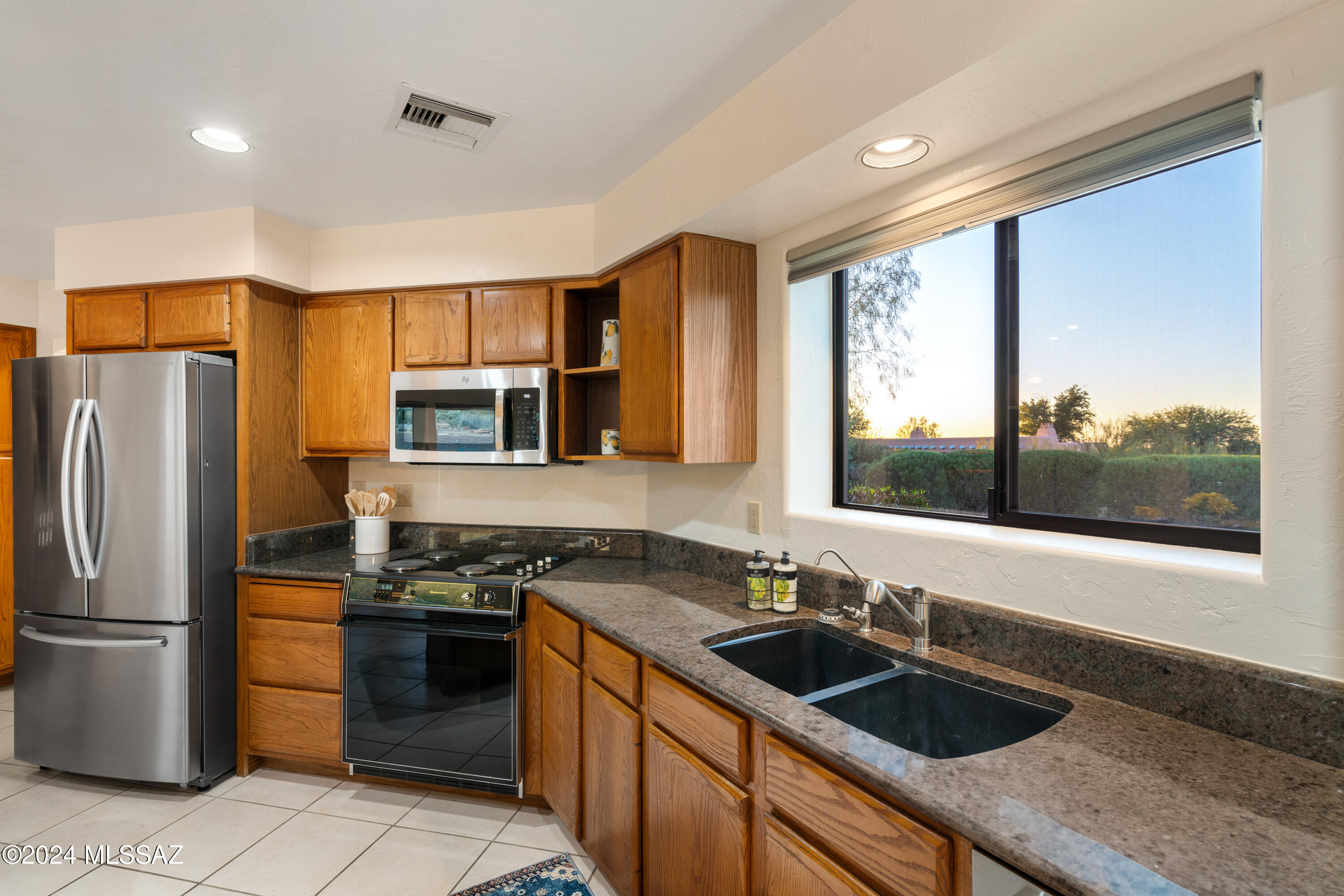 1060 E Canada Vista Place
