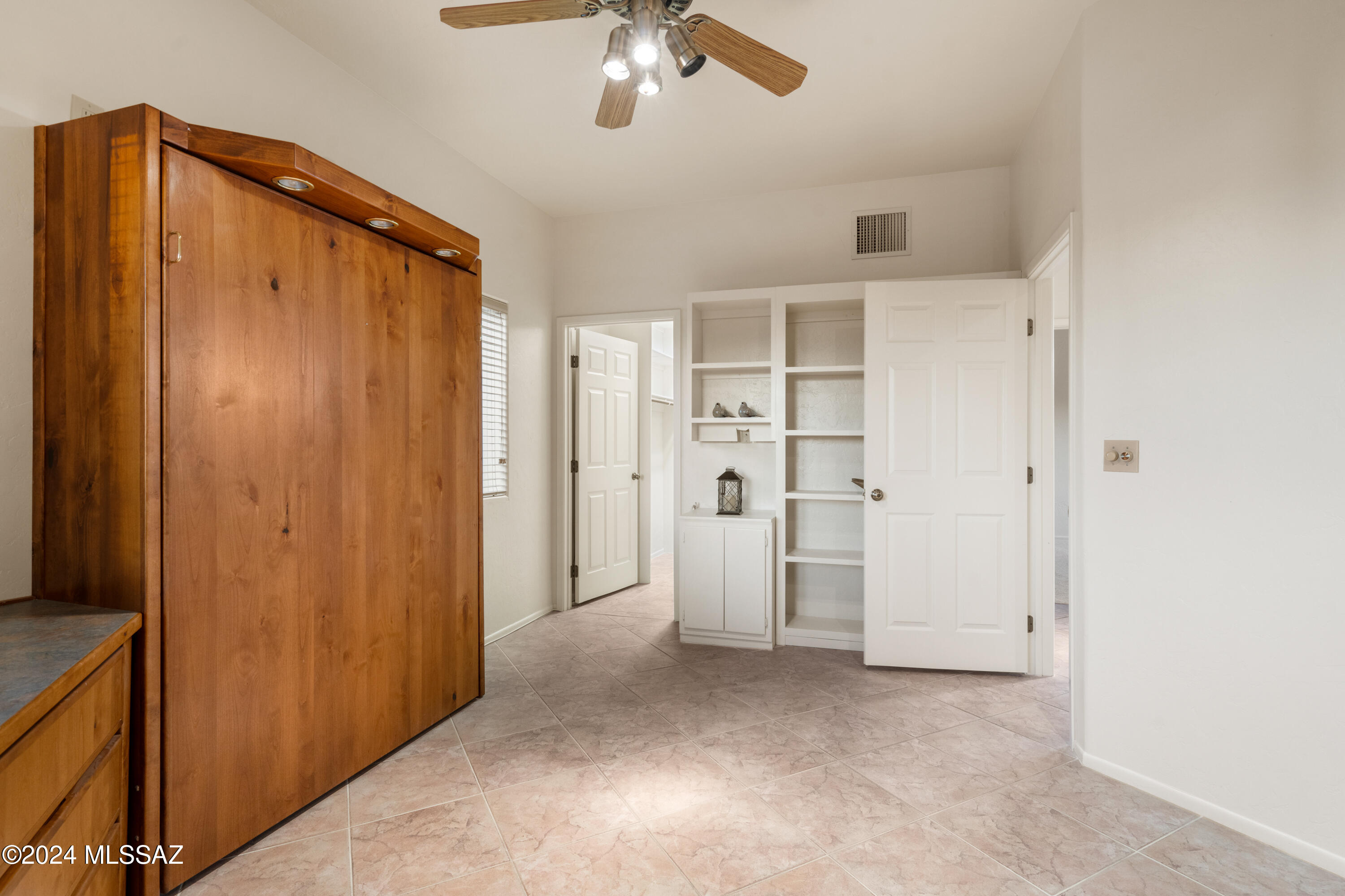 1060 E Canada Vista Place