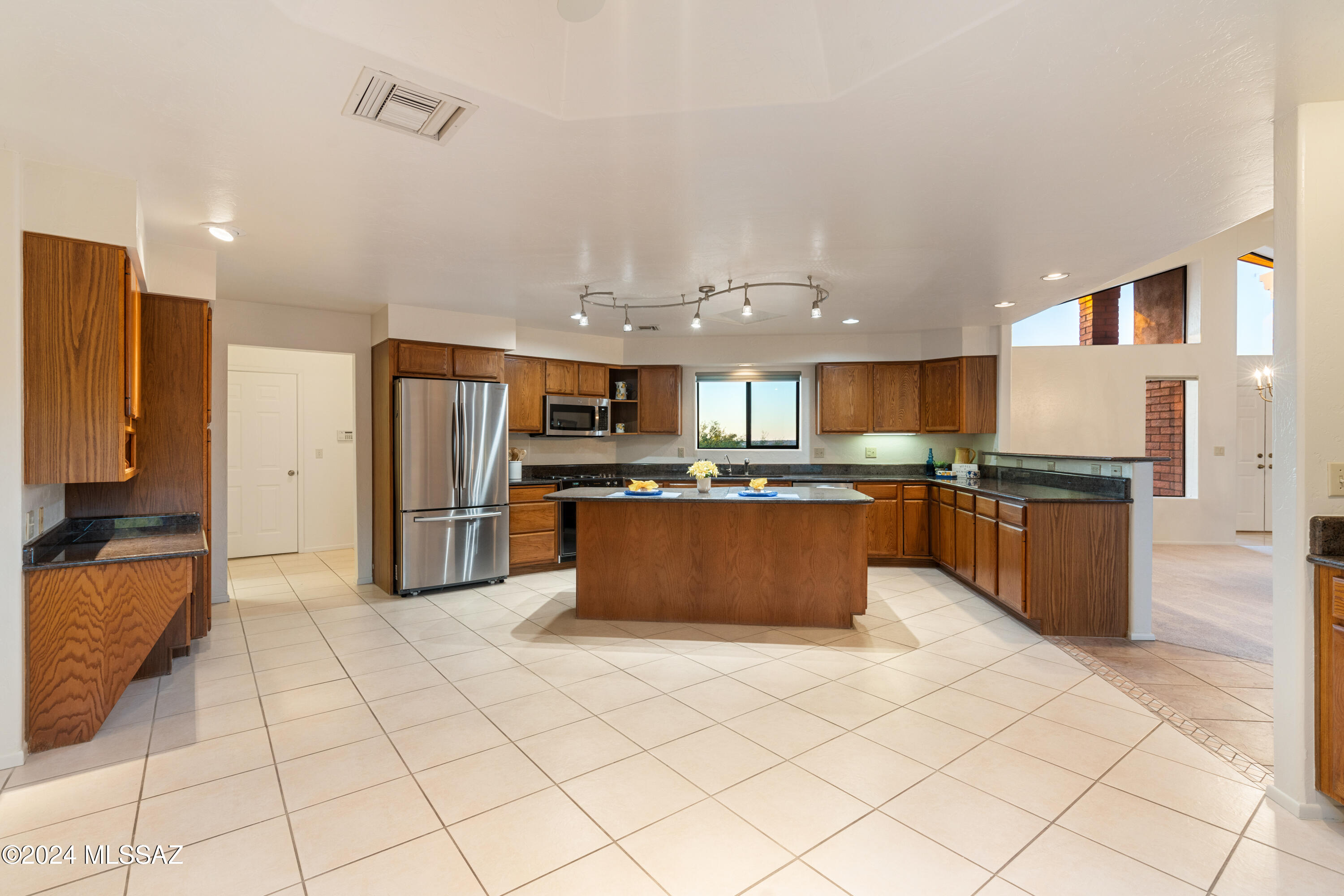 1060 E Canada Vista Place