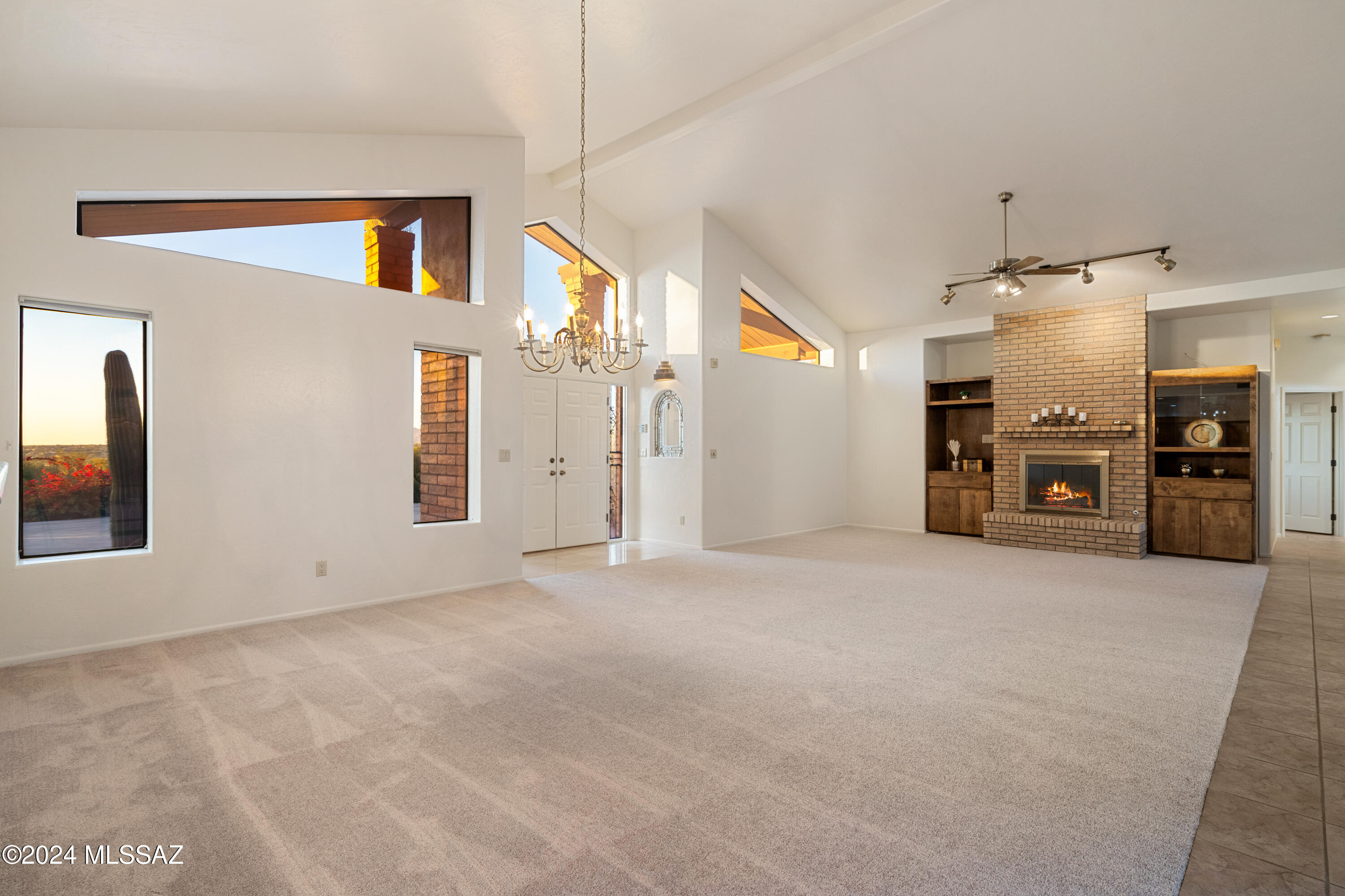 1060 E Canada Vista Place