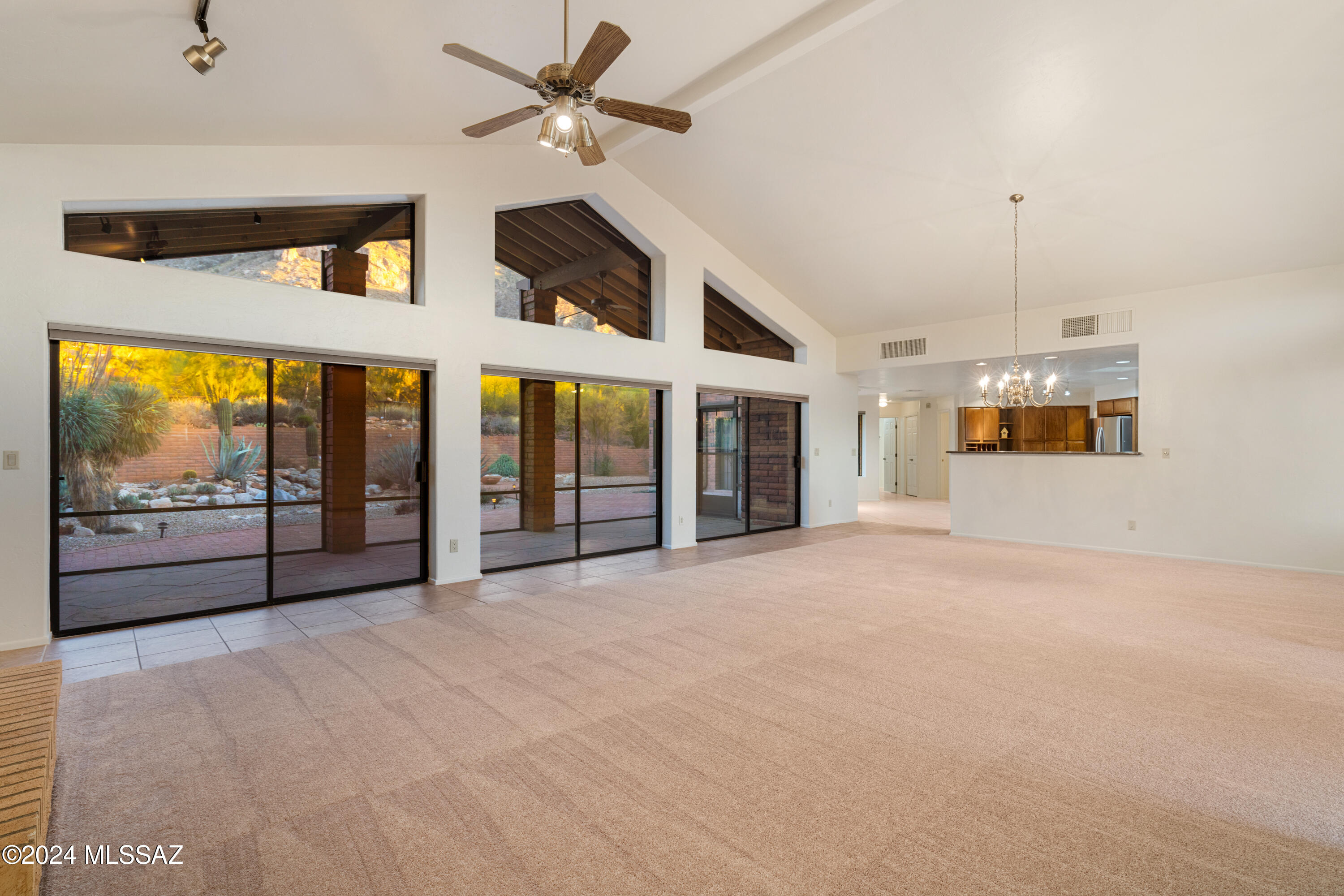 1060 E Canada Vista Place