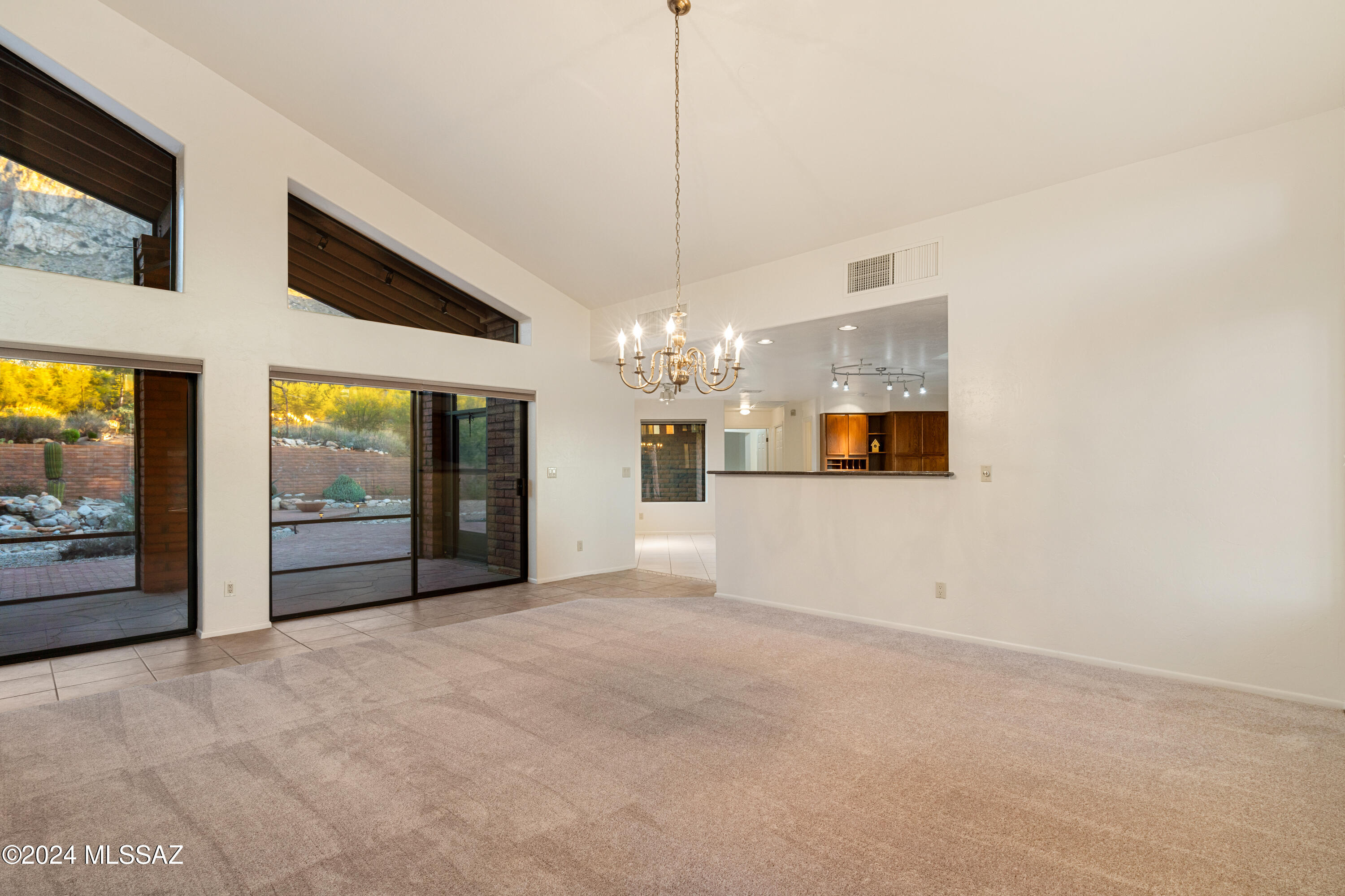 1060 E Canada Vista Place