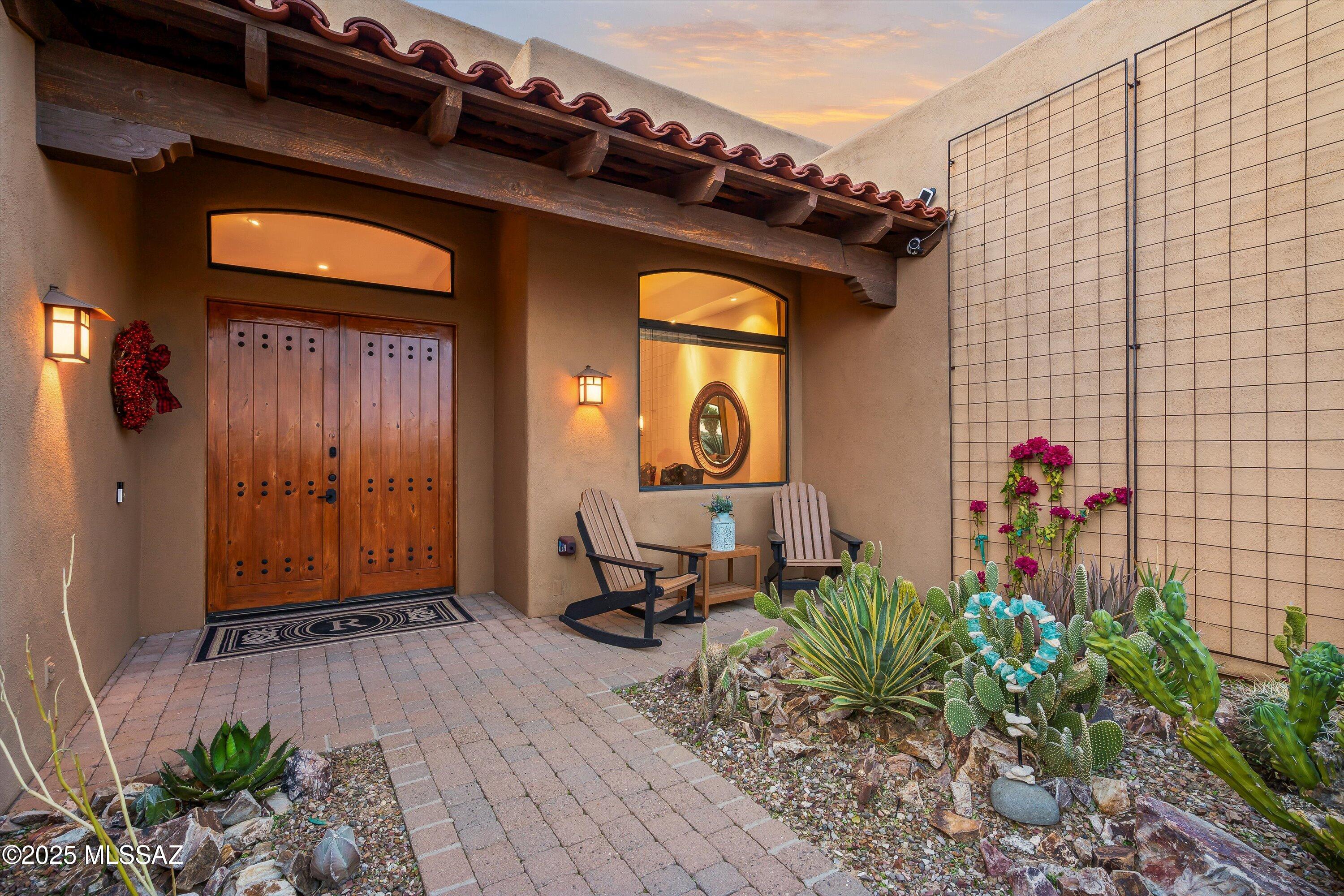 7557 E Crested Saguaro Place